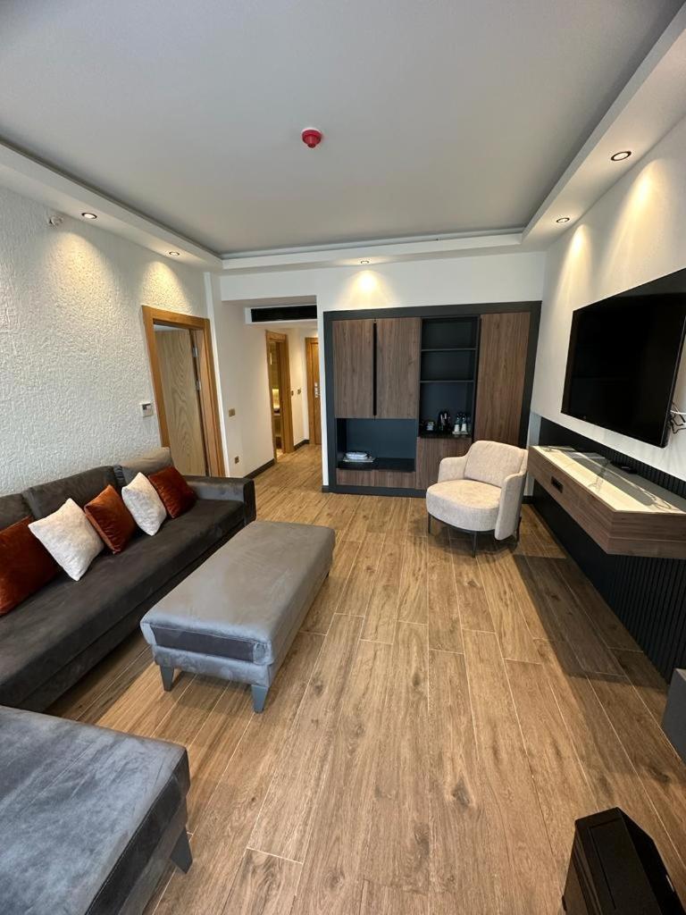 Suite with Mountain View photo 1