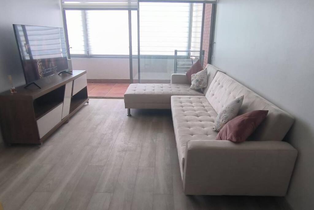 One-Bedroom Apartment photo 3