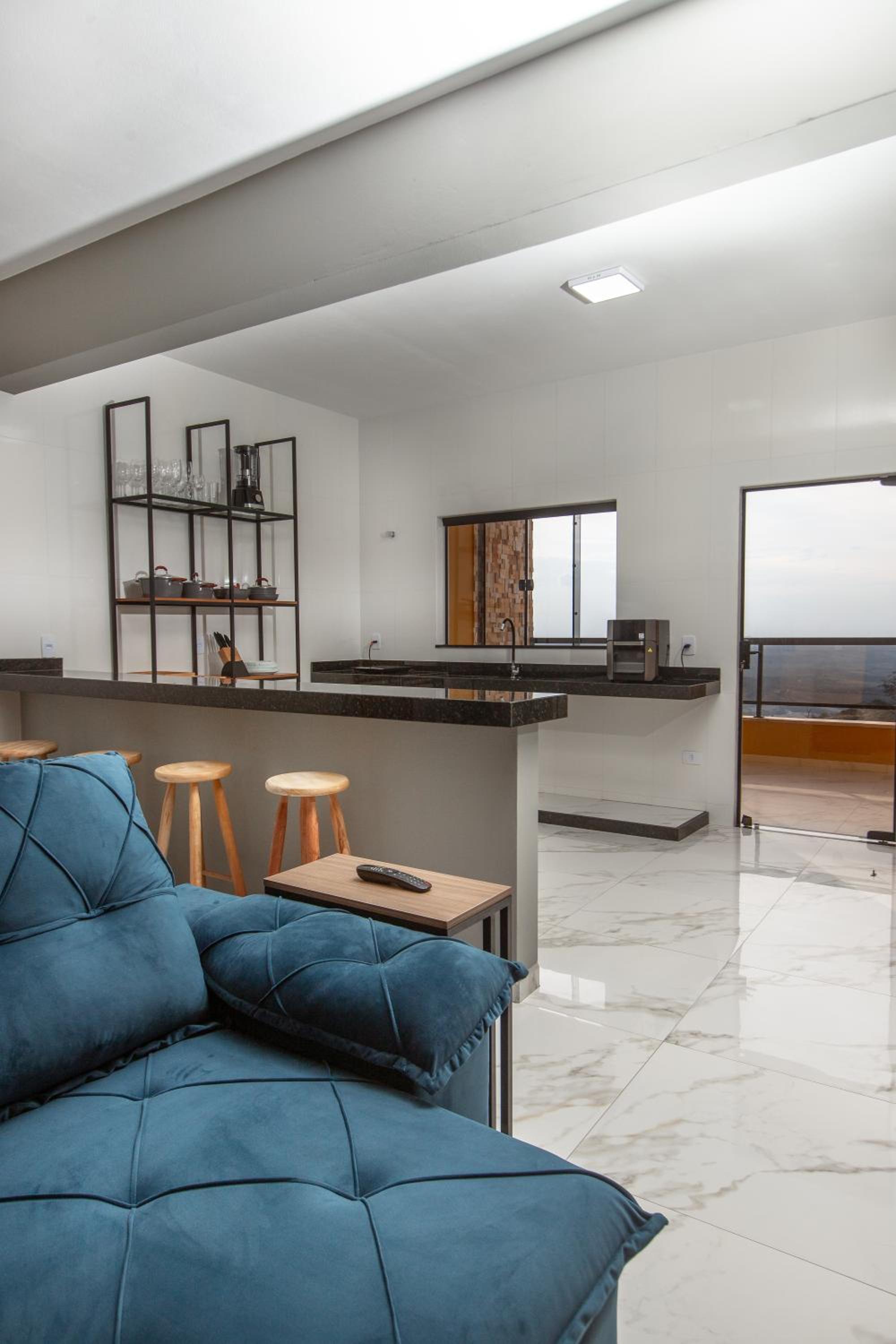 Apartment with Mountain View photo 2
