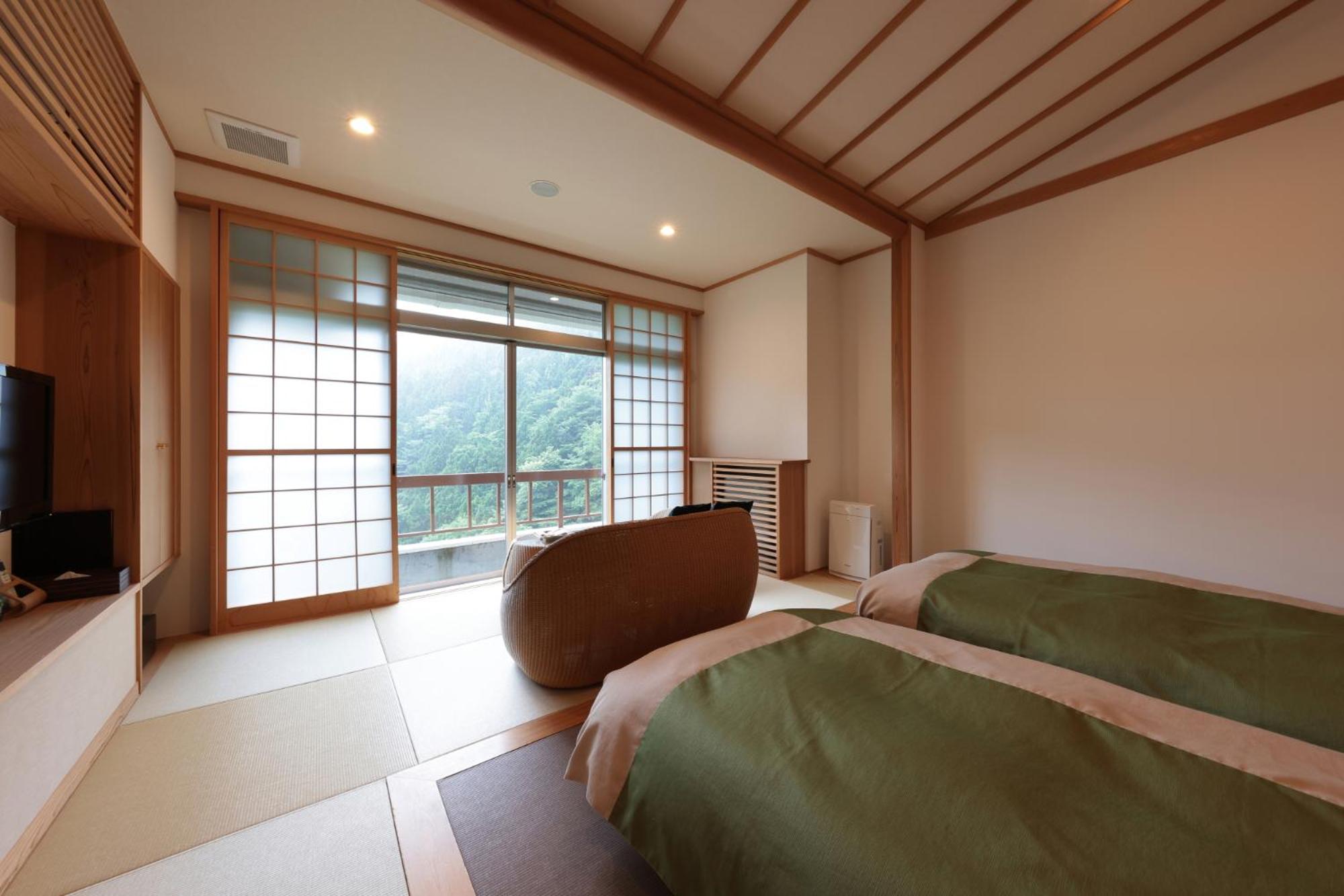 Superior Twin Room with Shower photo 3