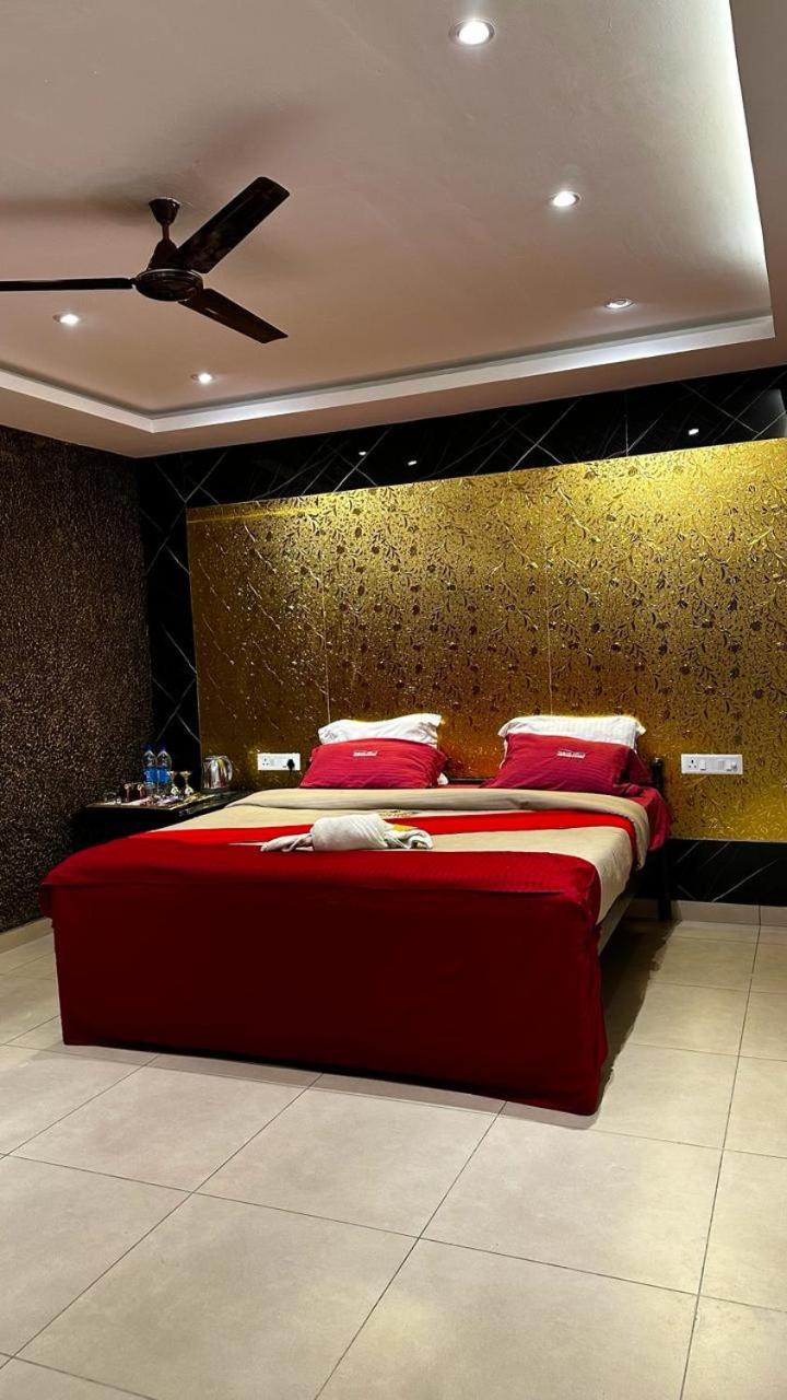 Deluxe King Room photo 3