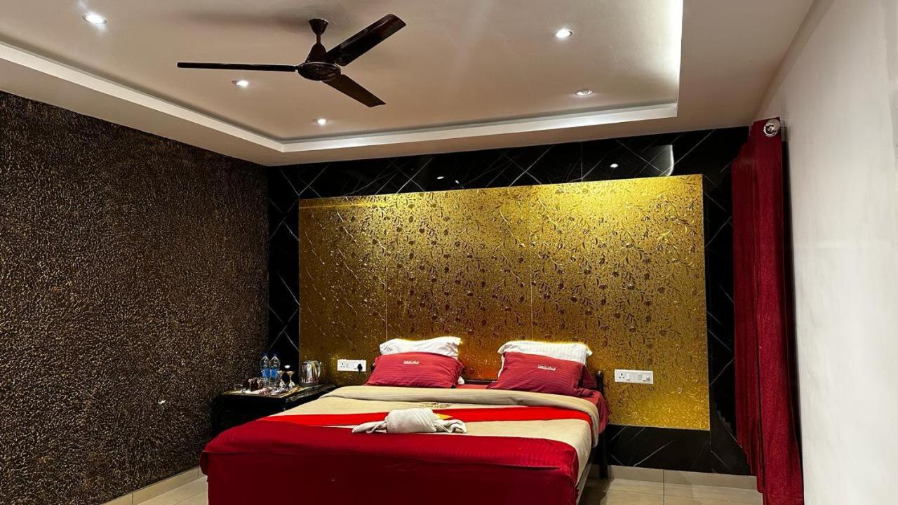 Deluxe King Room photo 1