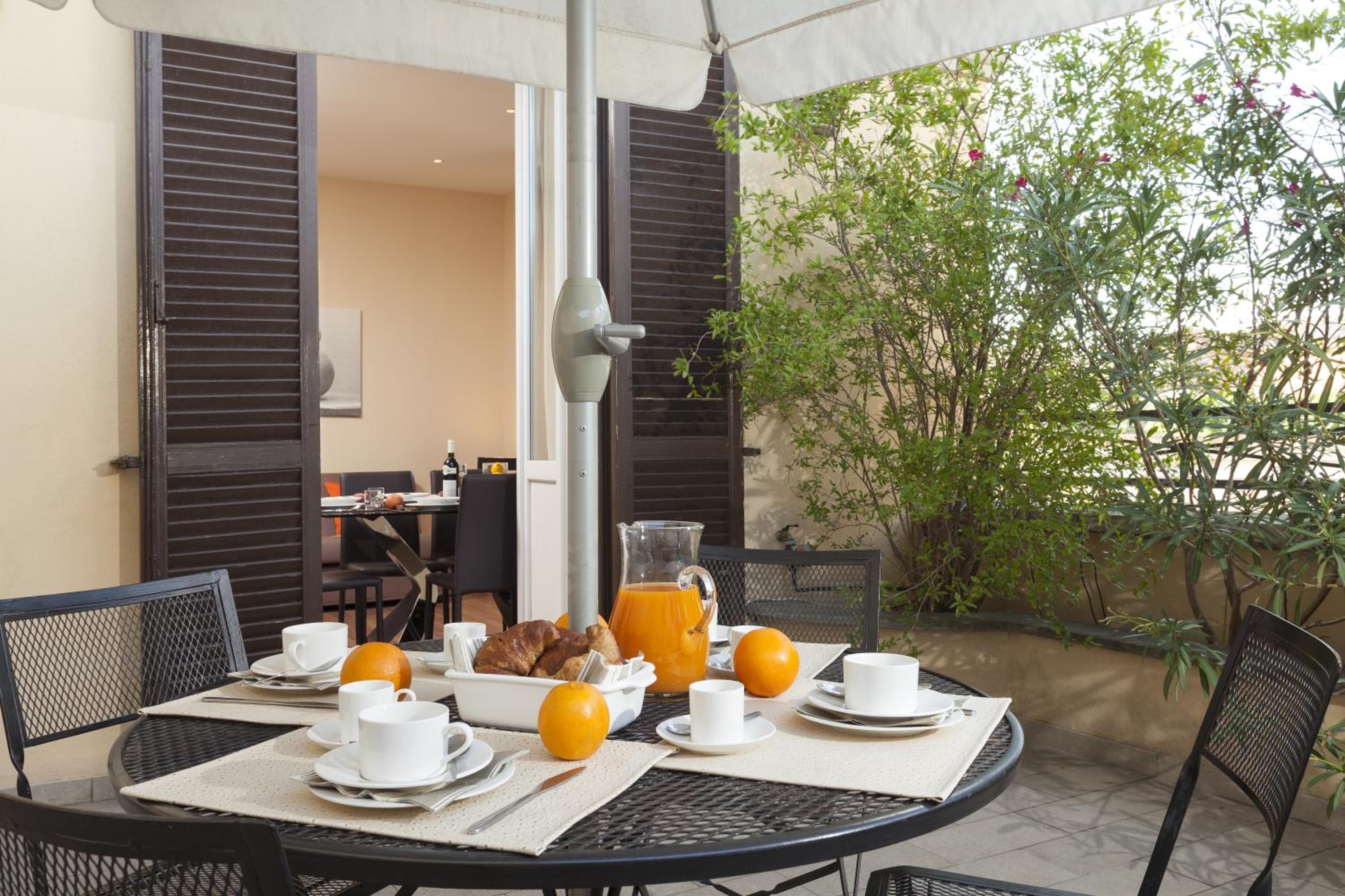 Superior Two-Bedroom Apartment with Terrace photo 2