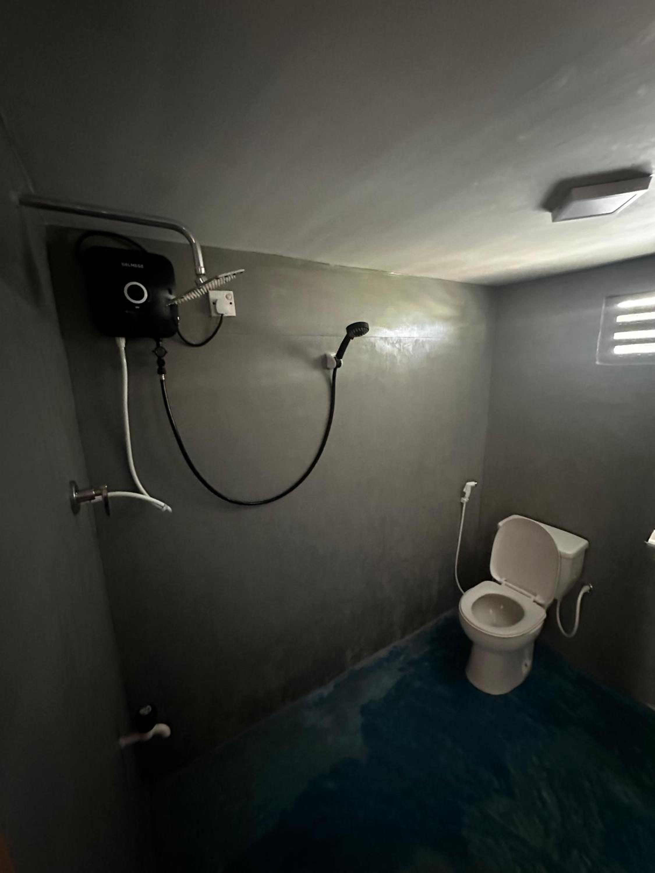 Twin Room with Private Bathroom photo 2