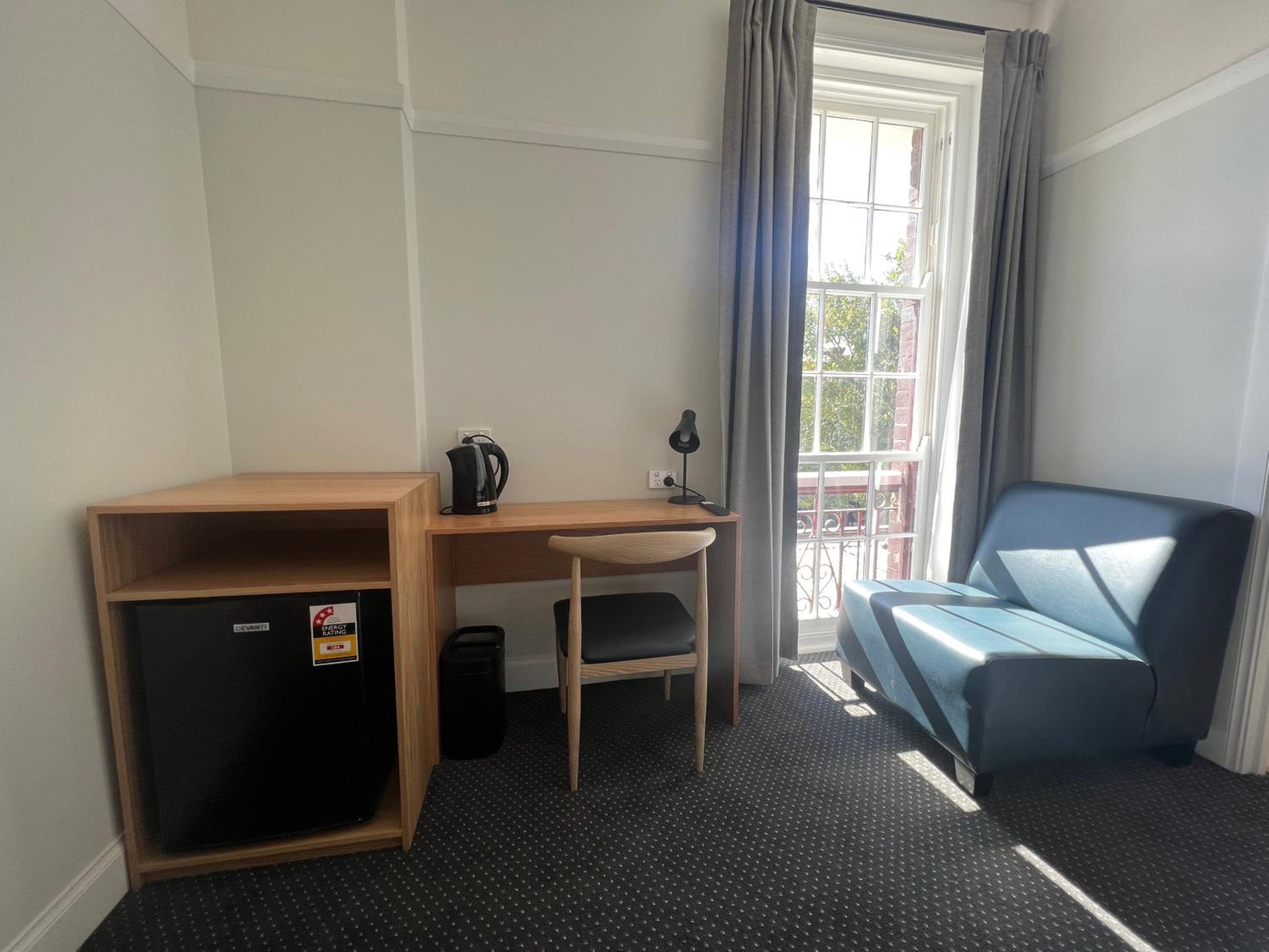 Standard King Room photo 3