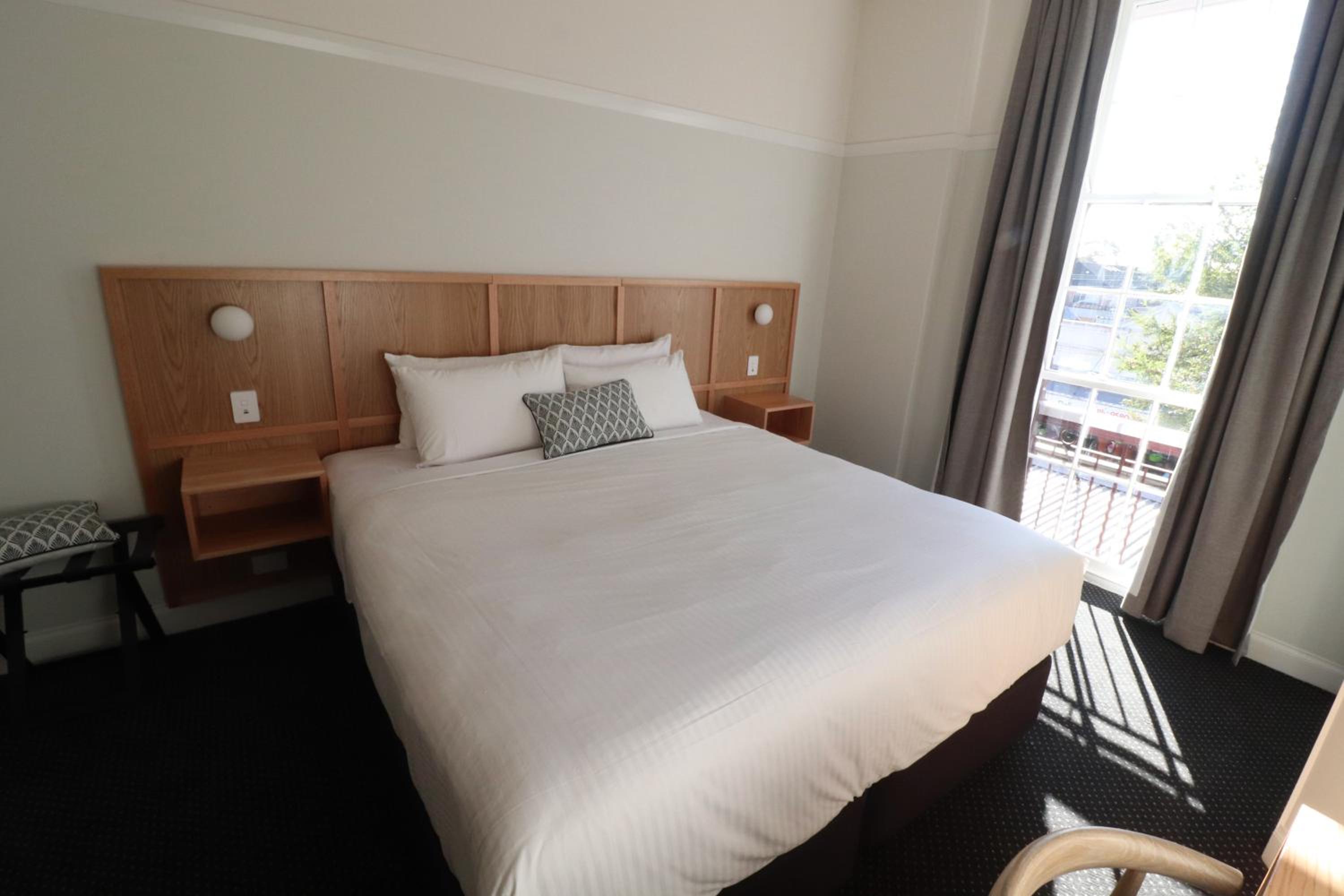 Standard King Room photo 1