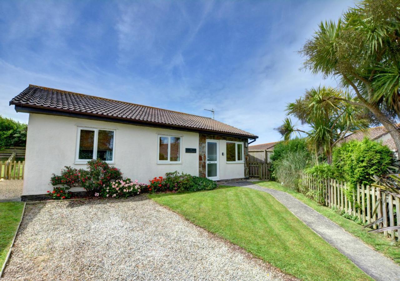 Three-Bedroom House photo 2