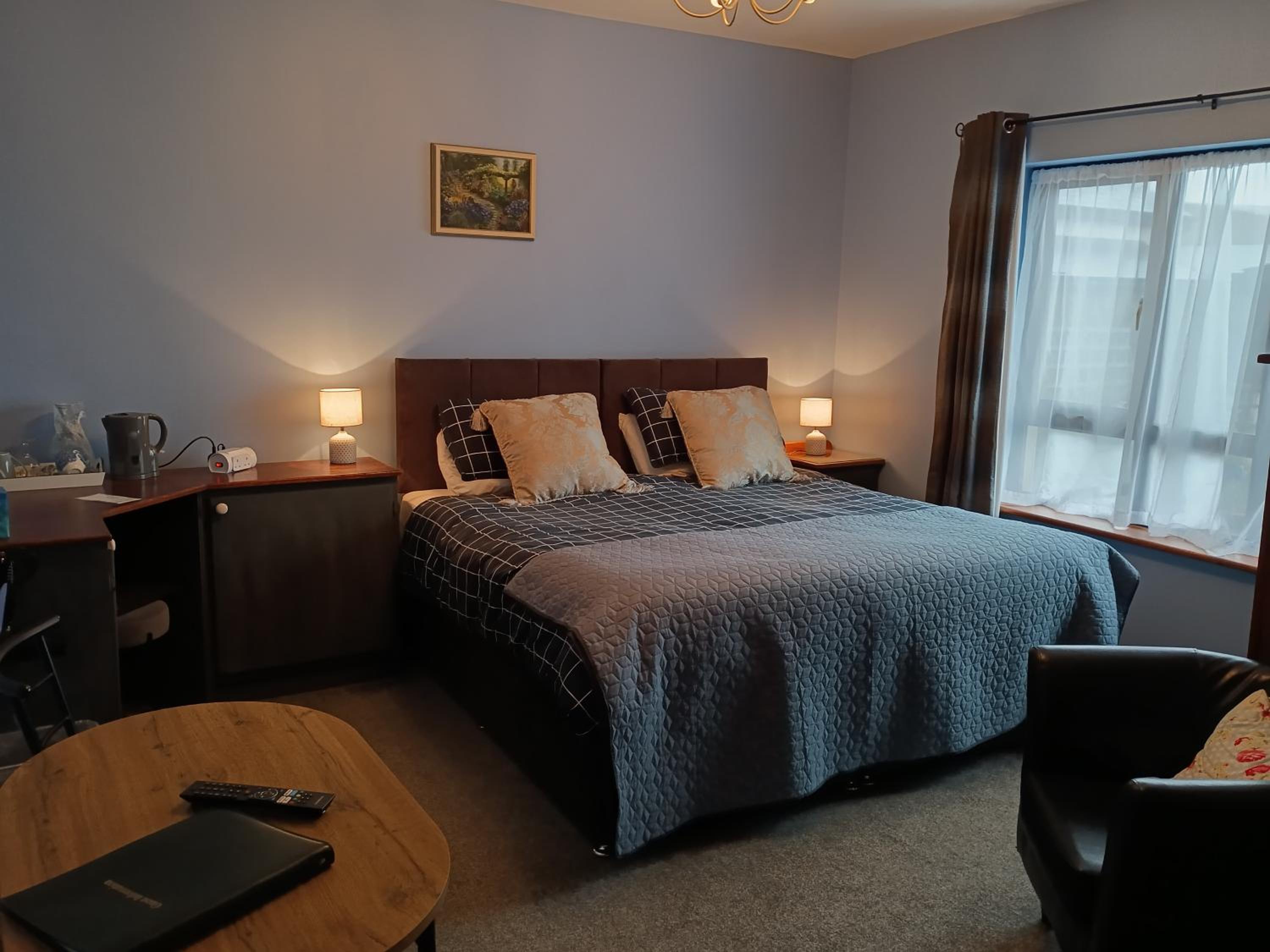 Large Double Room - Photo 1