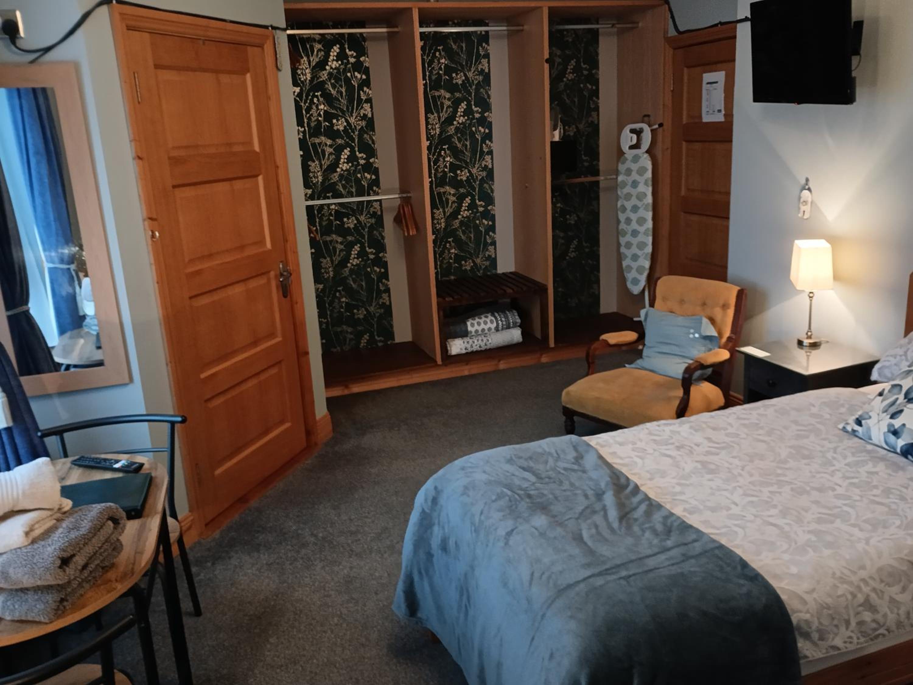Twin Room - Photo 2