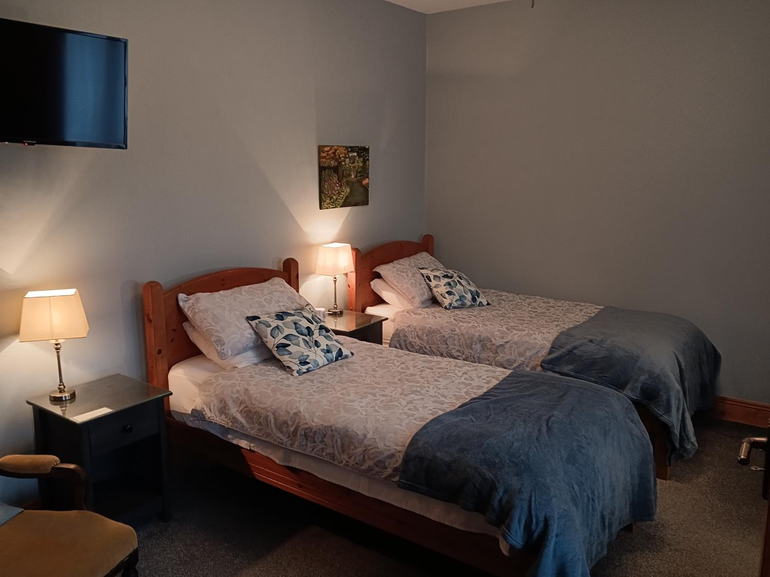 Twin Room - Photo 4