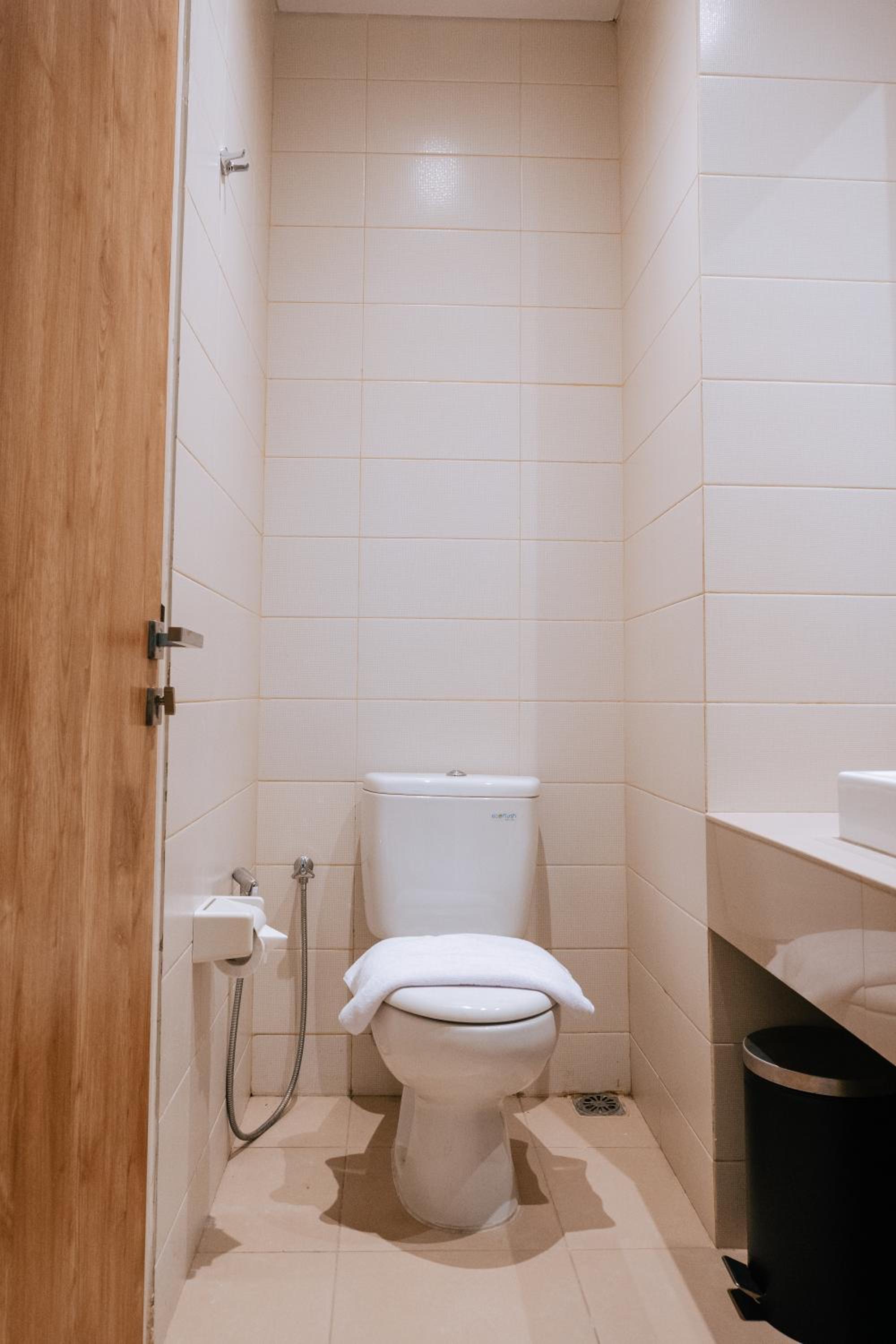 Suite - Photo 7