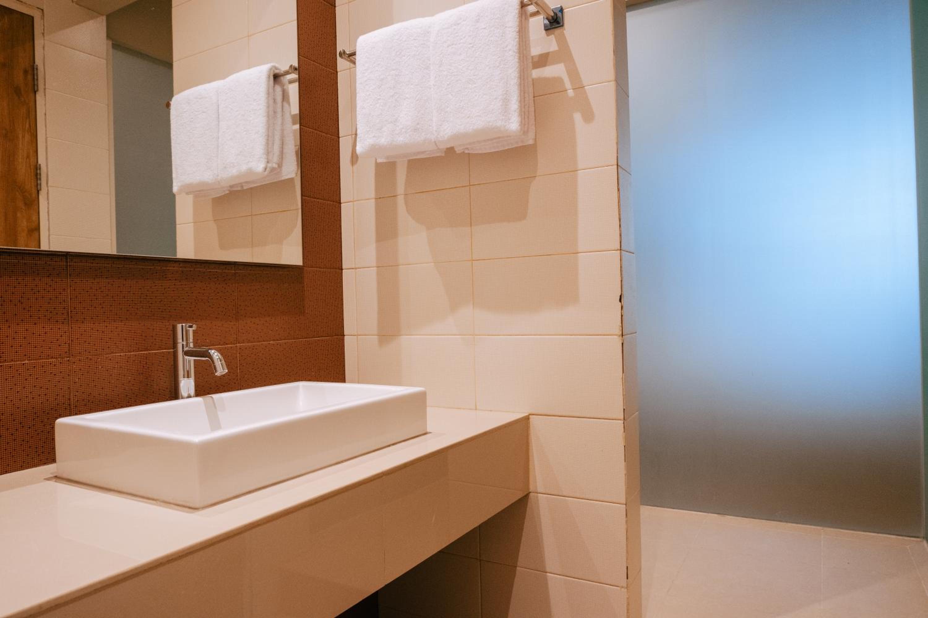 Suite - Photo 5