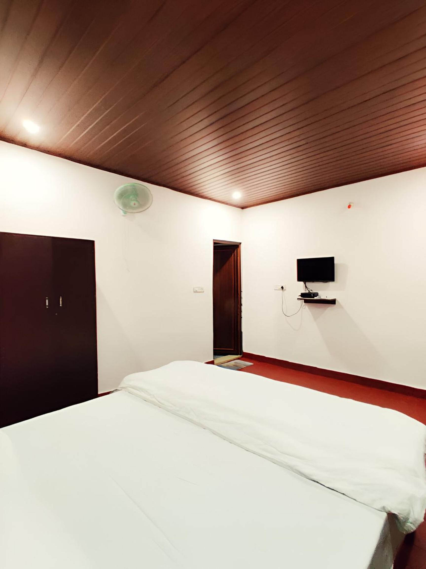 Double Room With Private Bathroom