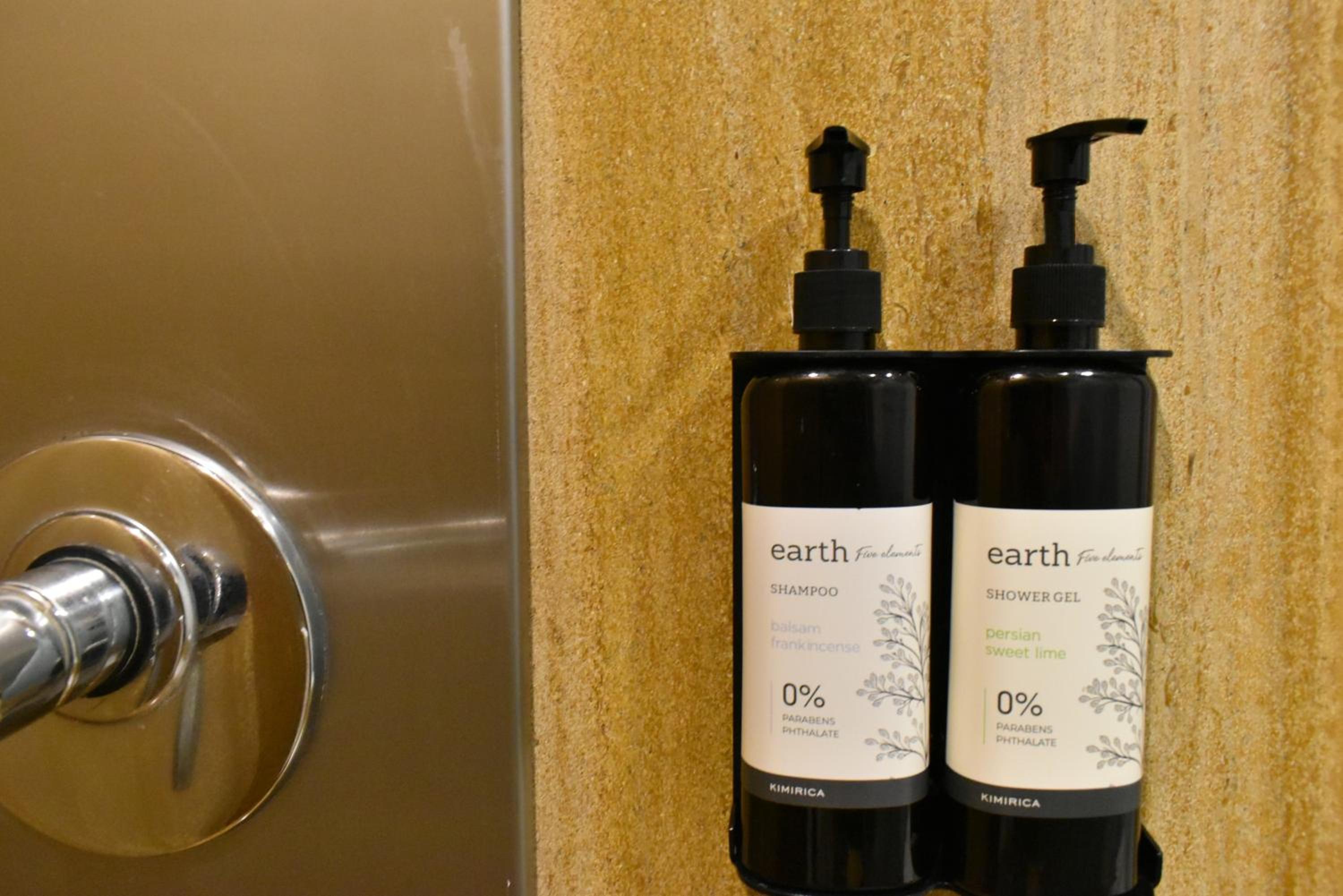 Premier Room with Bathtub with 15% discount on Food & Soft Beverages - Photo 8