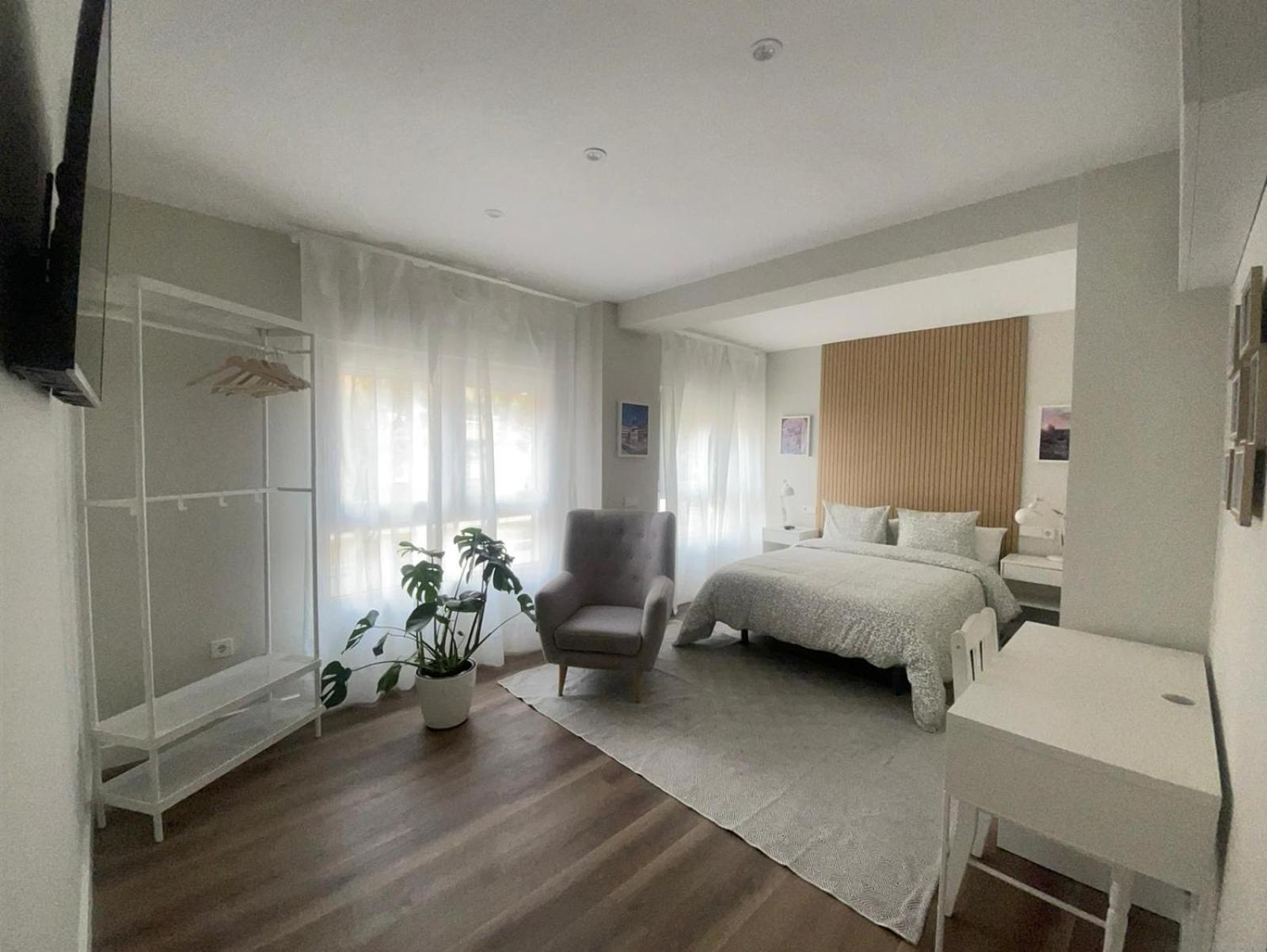 Large Double Room photo 3