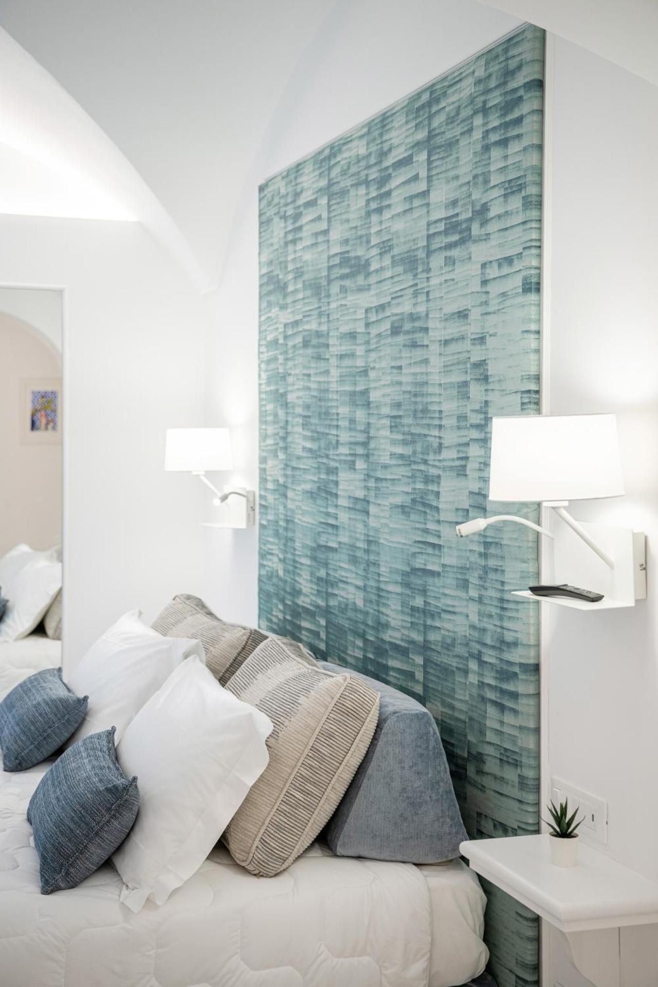 Double Room with Garden View and Window - Photo 15