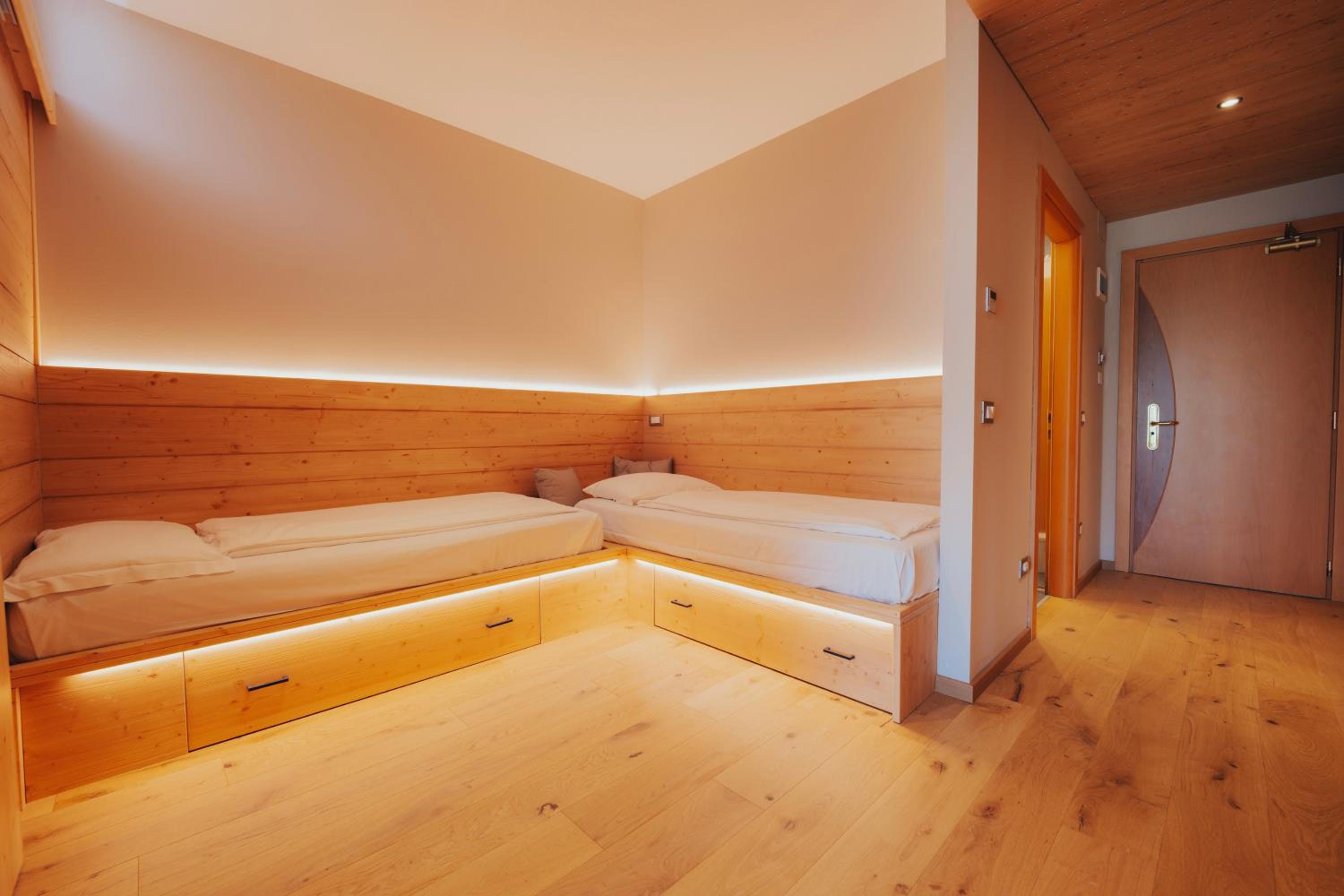 Family Junior Suite with Balcony photo 1