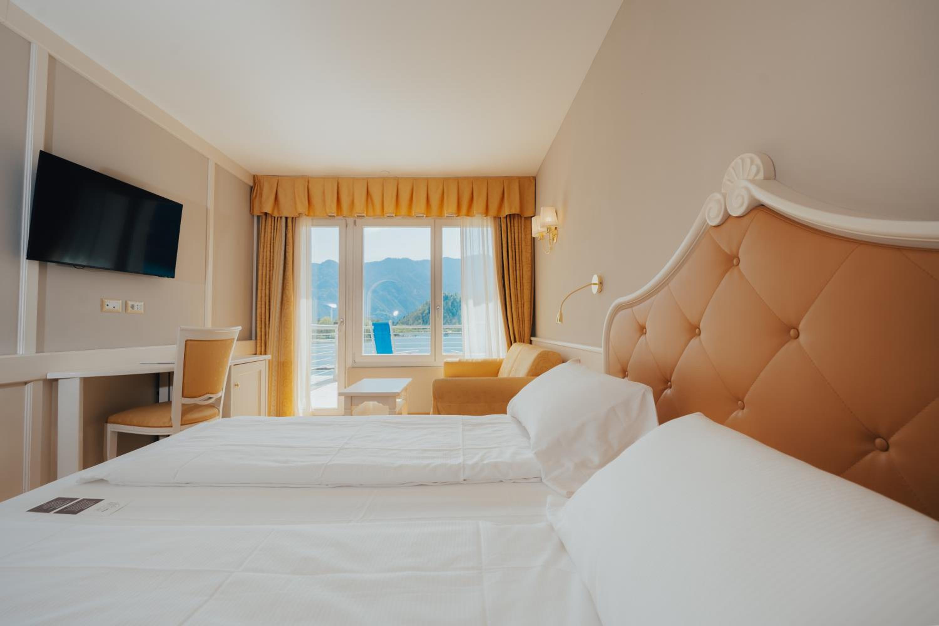 Deluxe Double Room - Photo 1