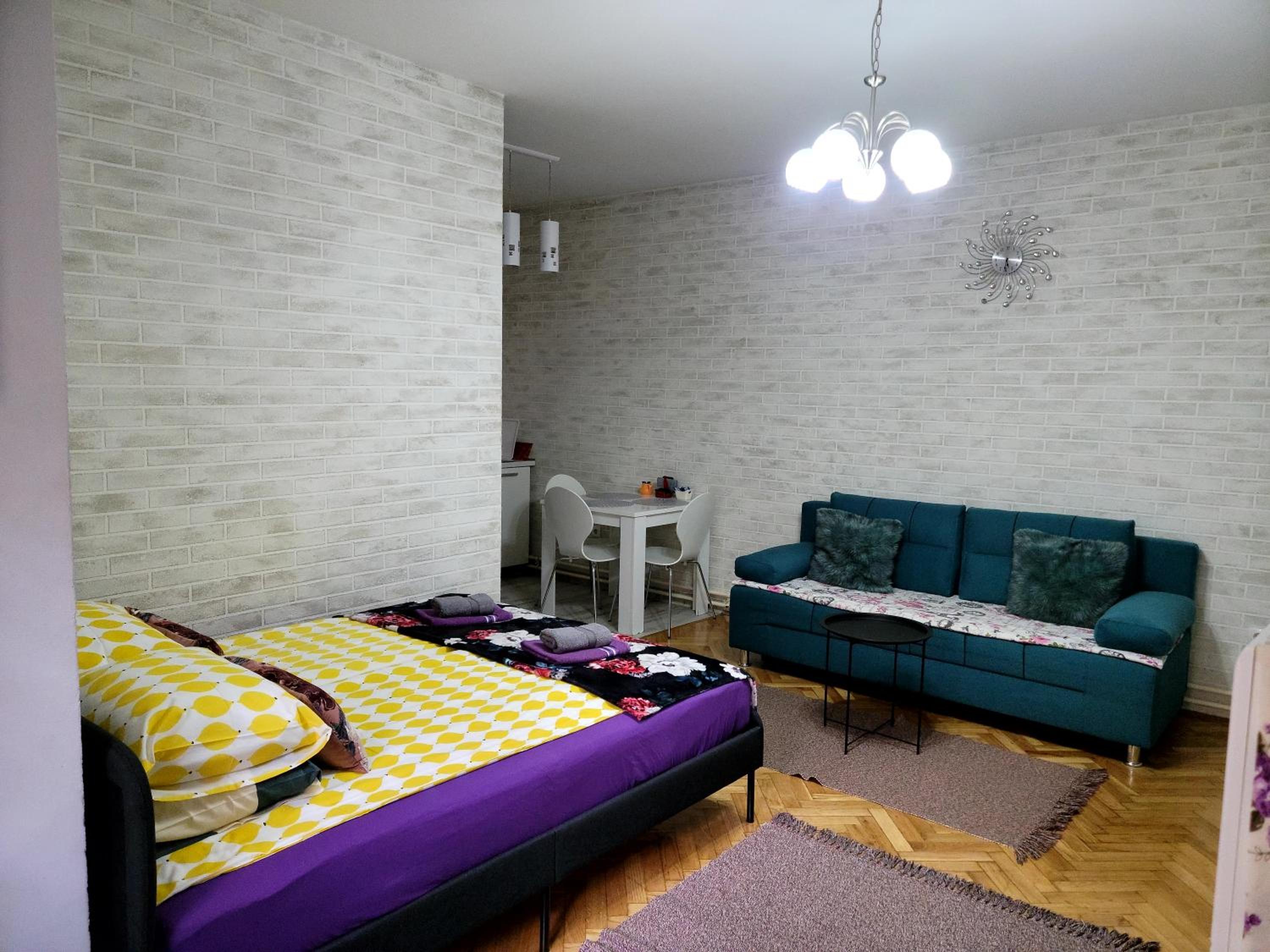 One-Bedroom Apartment