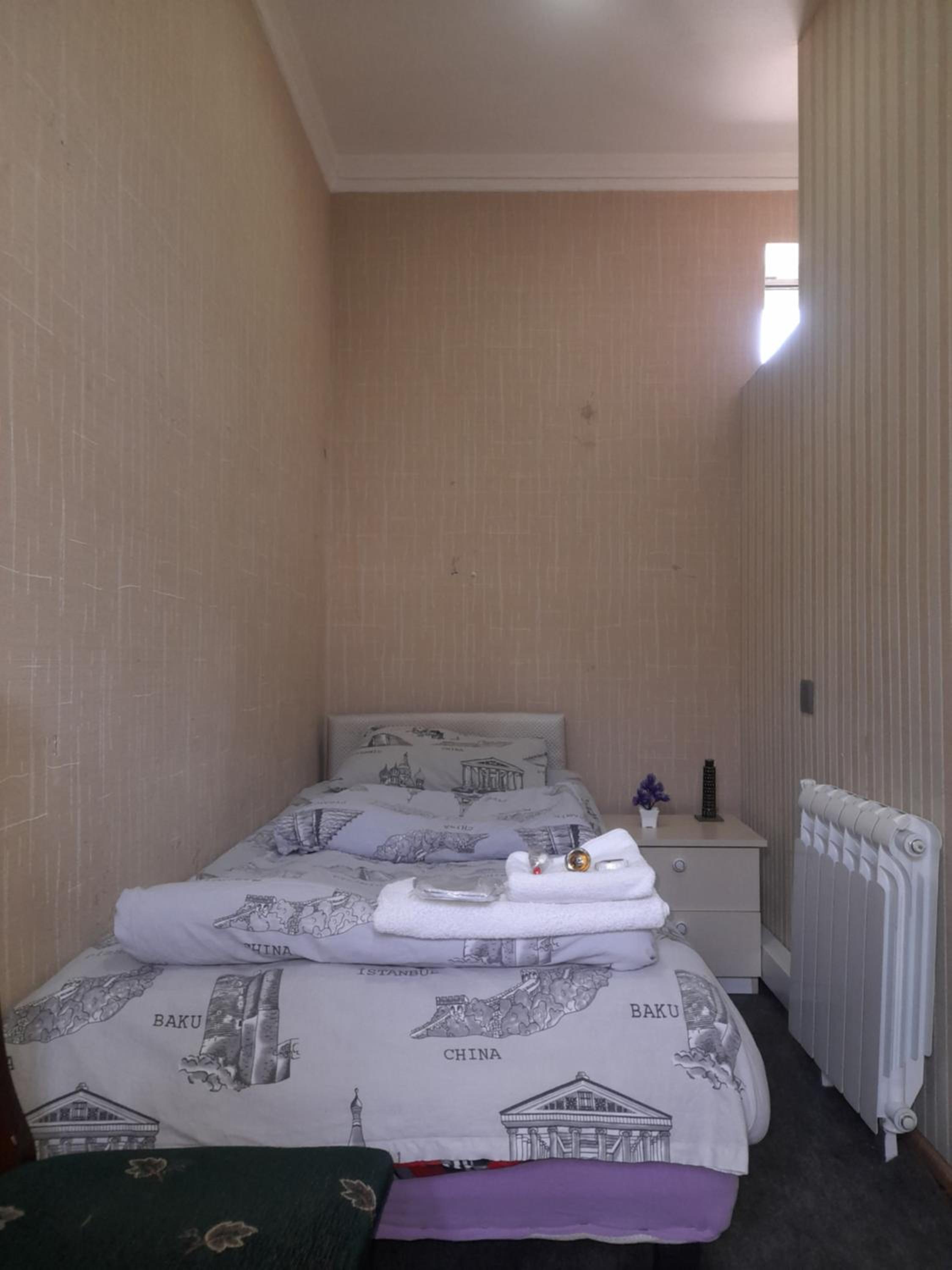 Small Single Room photo 3