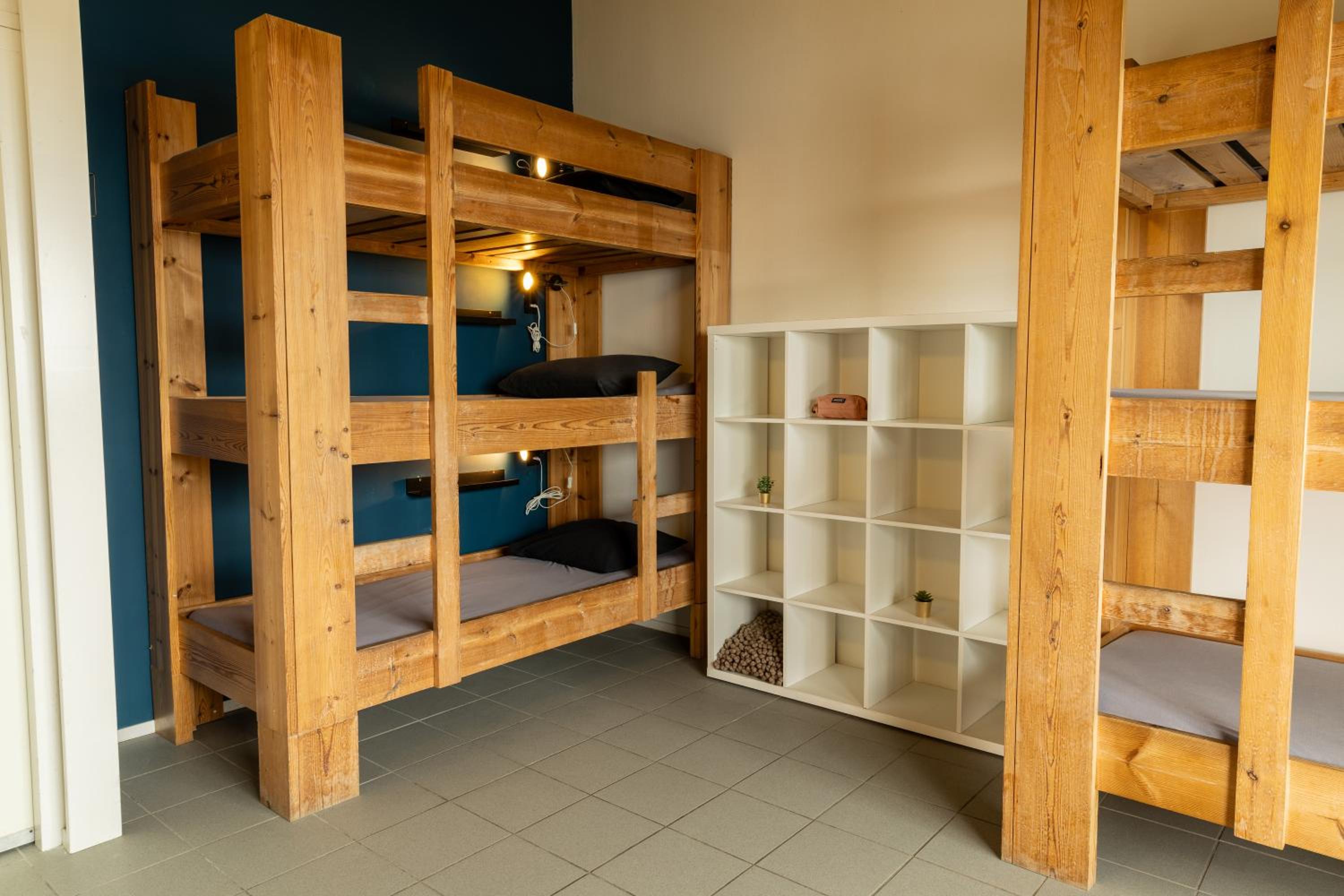 Standard 8 Person Room, photo 7