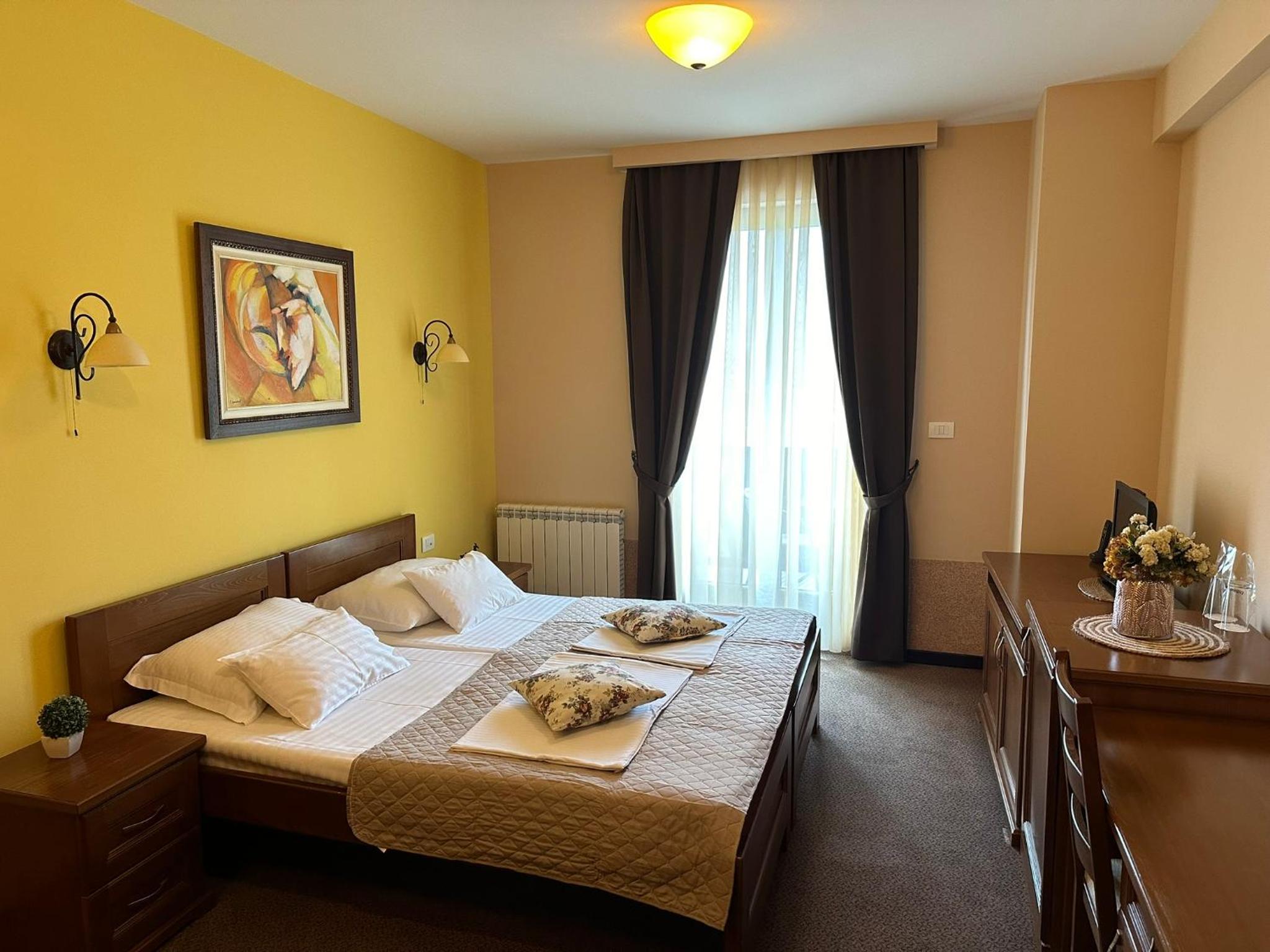 Double or Twin Room - Photo 2
