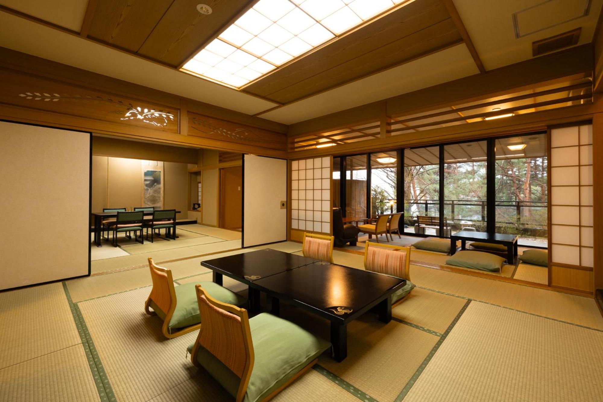 Japanese-style Special Room with Private Open-Air and Indoor Hot Spring Bath - Hooh Wing