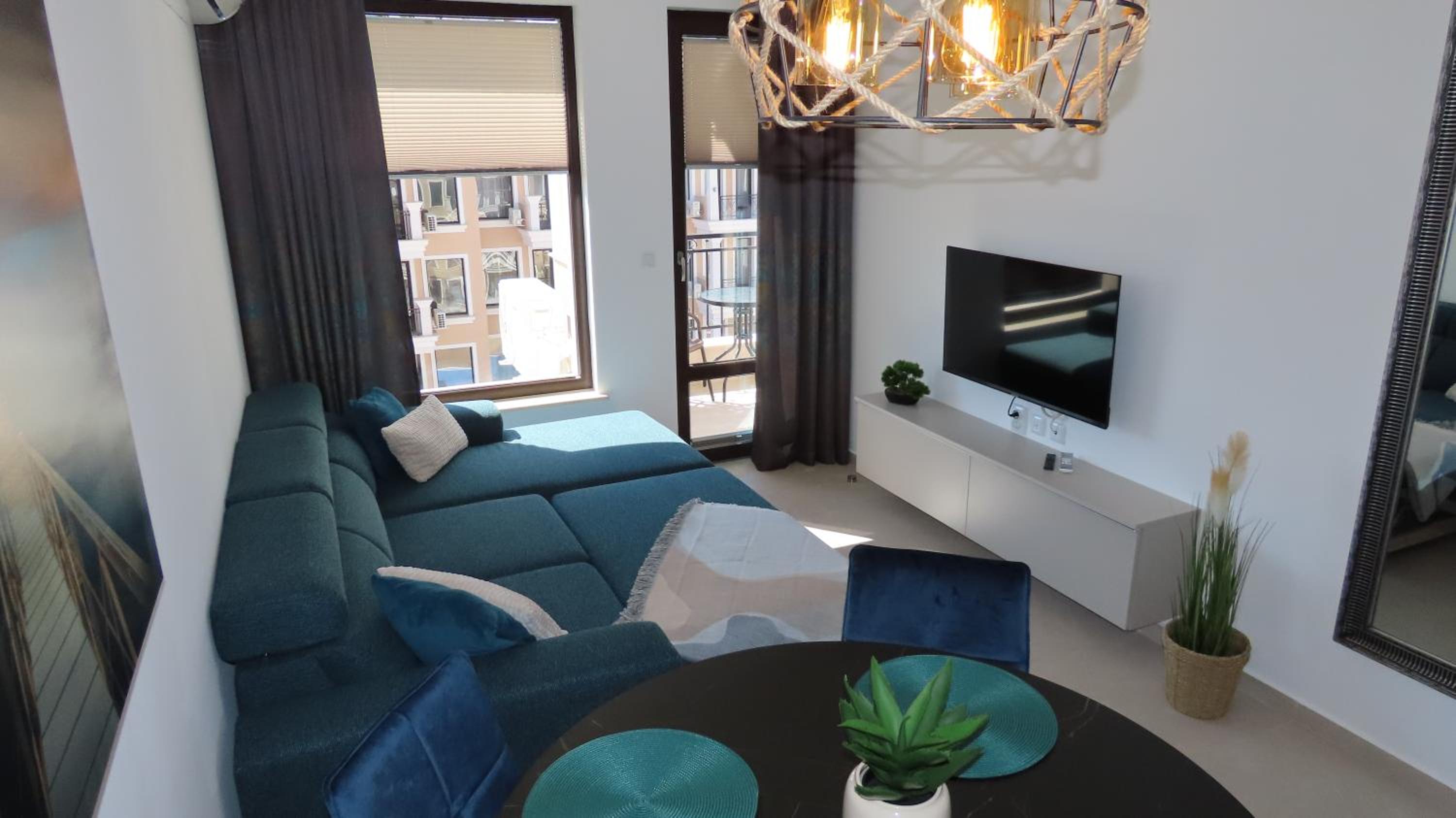 One-Bedroom Apartment with Balcony photo 2