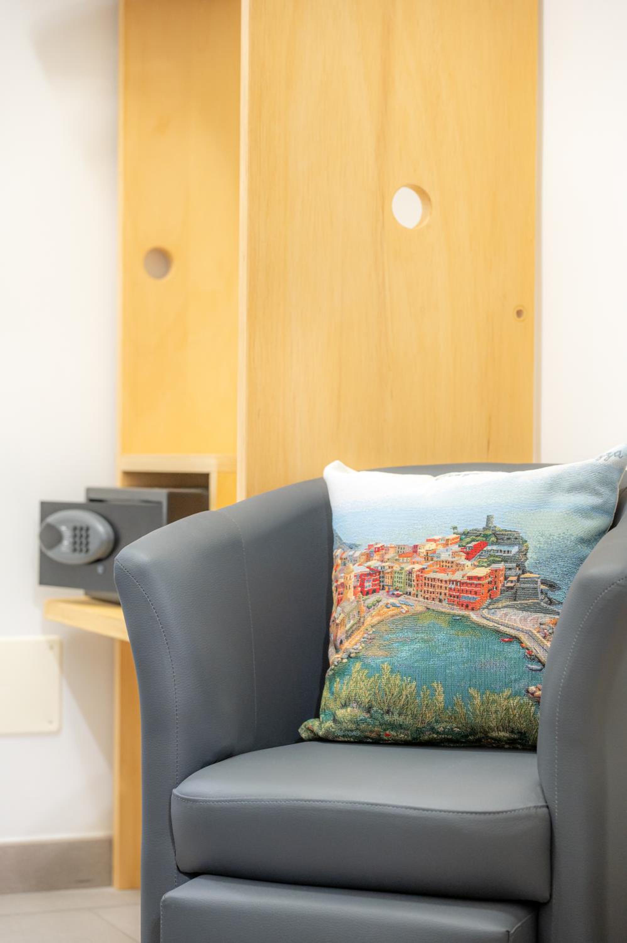 Double or Twin Room - Photo 7