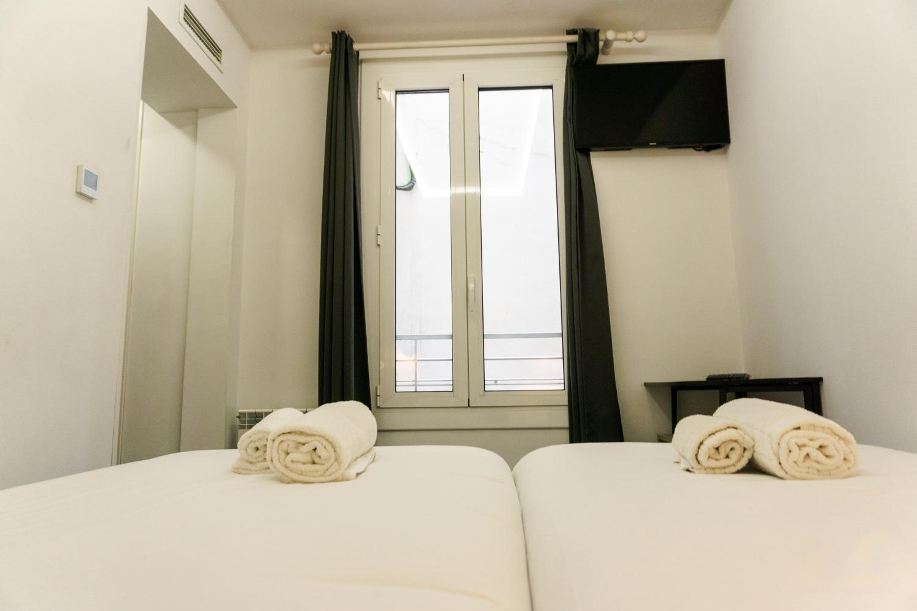 Small Twin Room photo 3