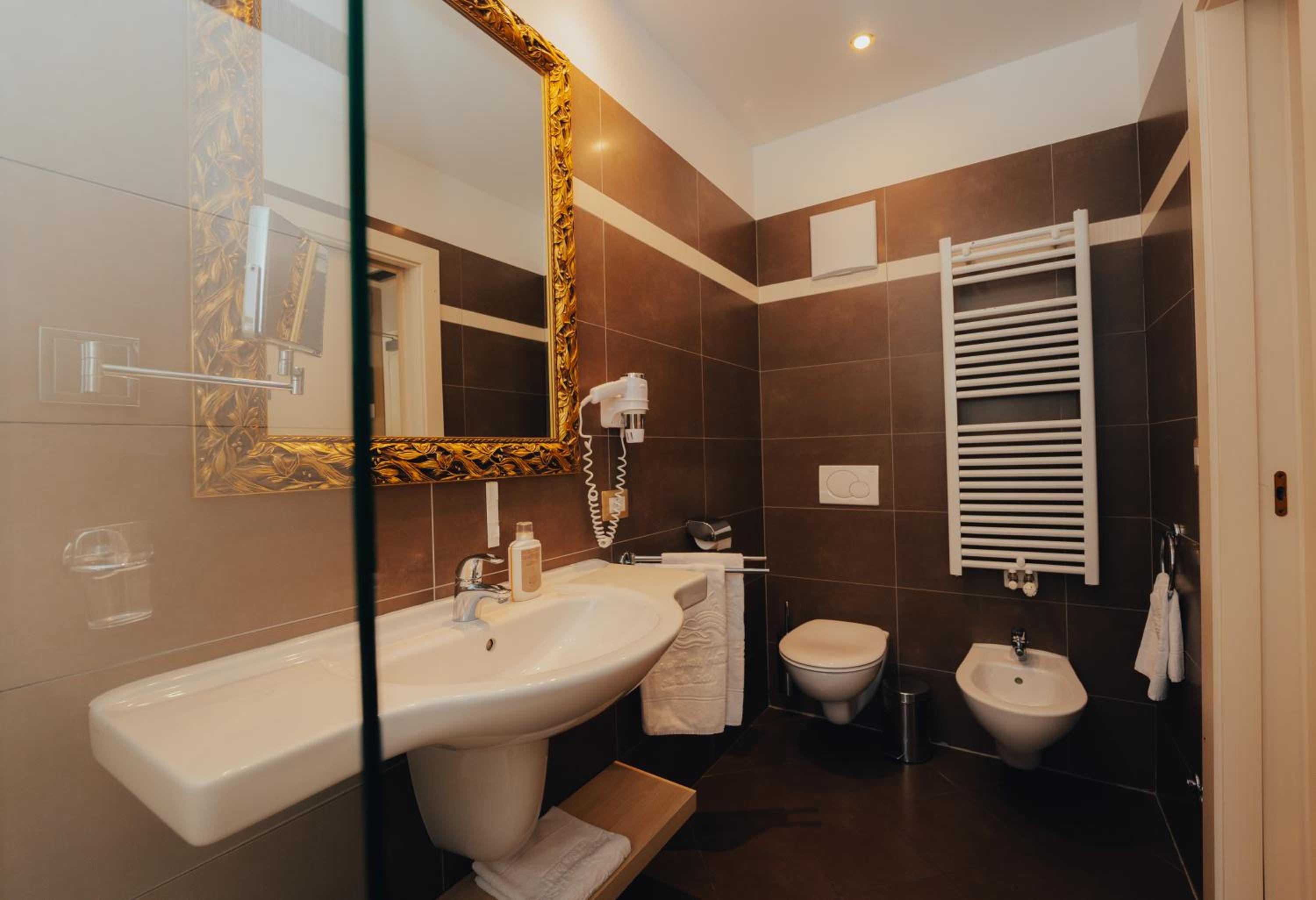 Deluxe Double Room - Photo 2