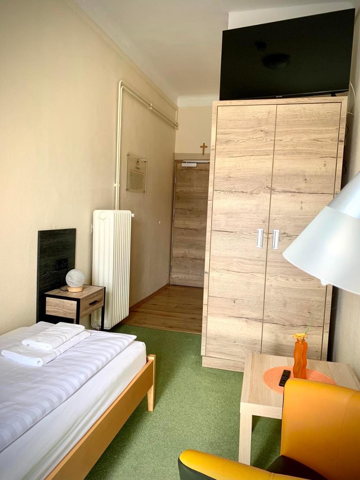 Single Room photo 2