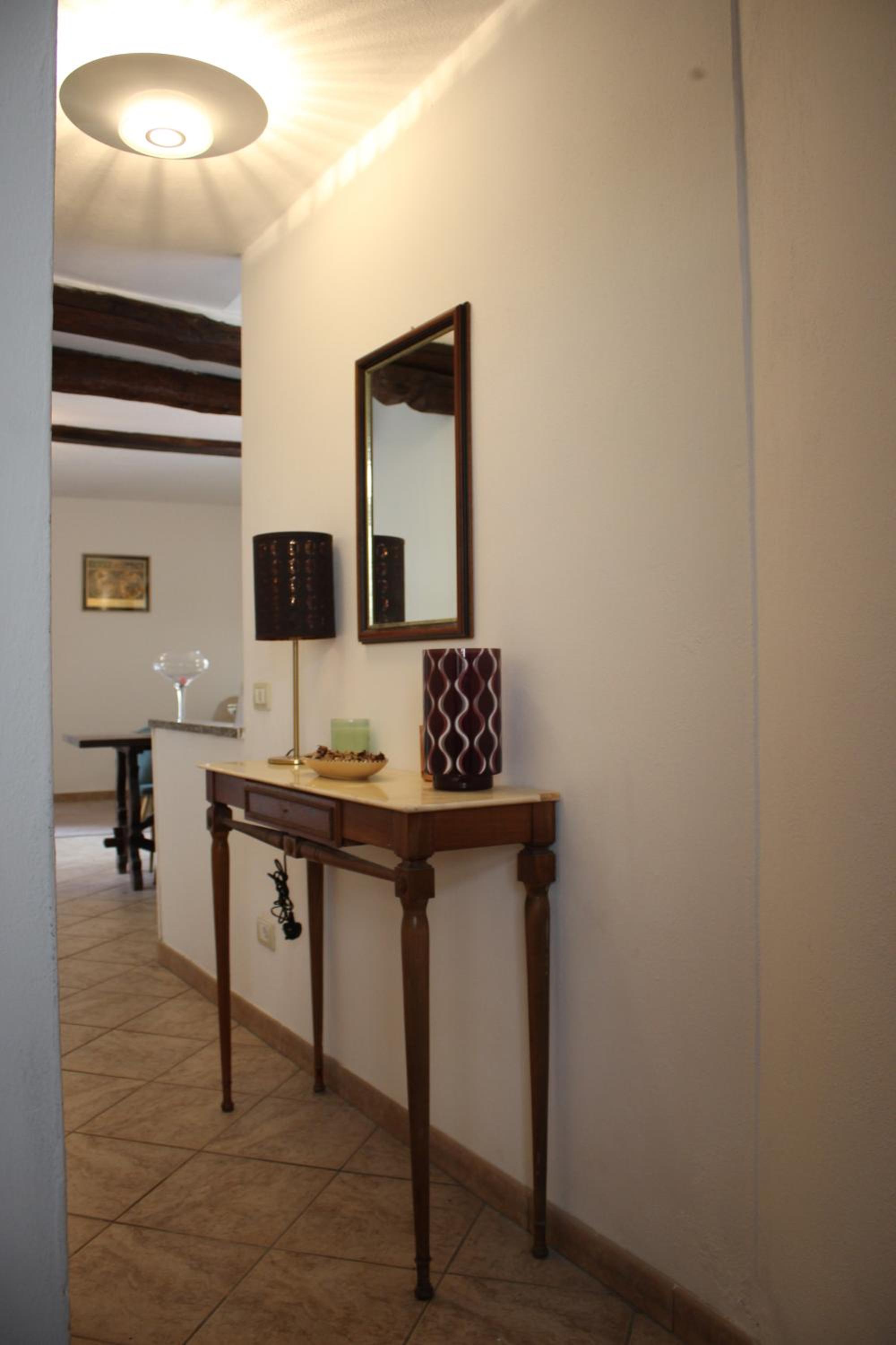 One-Bedroom Apartment photo 3
