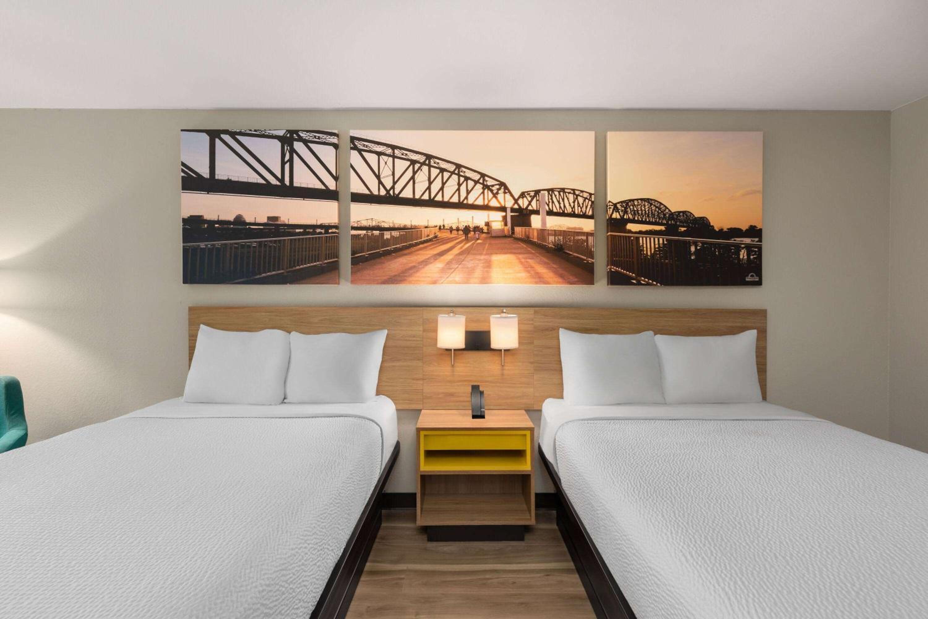 Two Double Beds - Non-Smoking - Photo 6