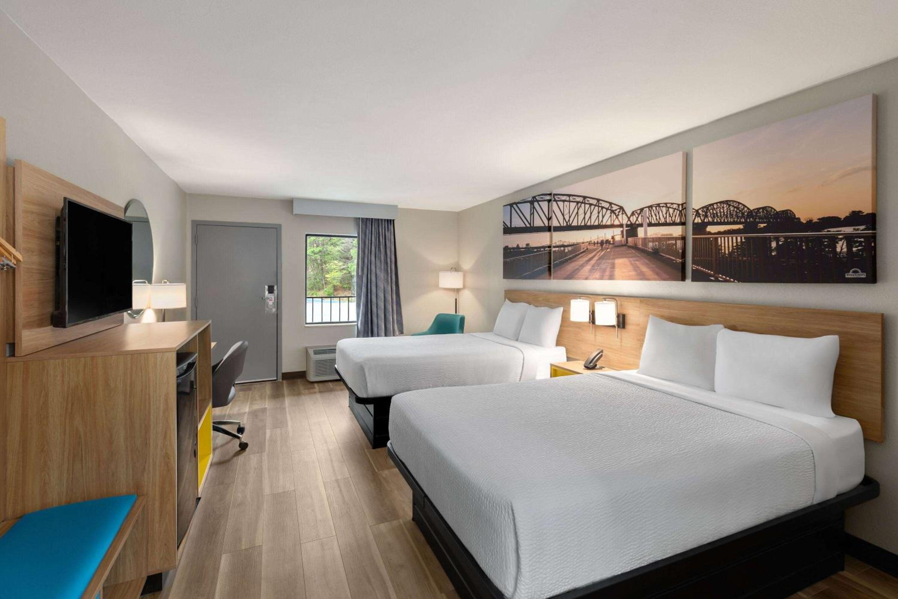 Two Double Beds - Non-Smoking - Photo 1
