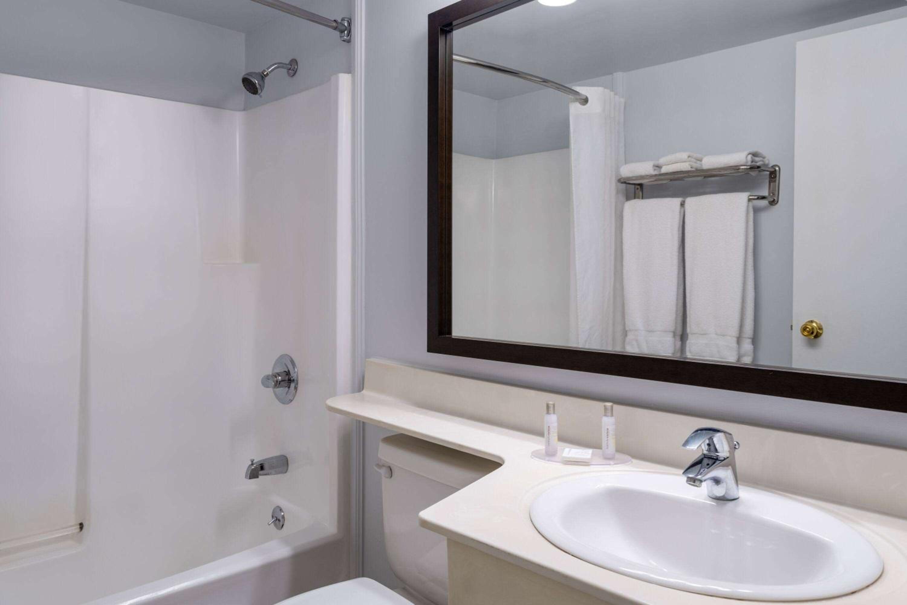 One-Bedroom Suite with Two Double Beds - Non-Smoking - Photo 4