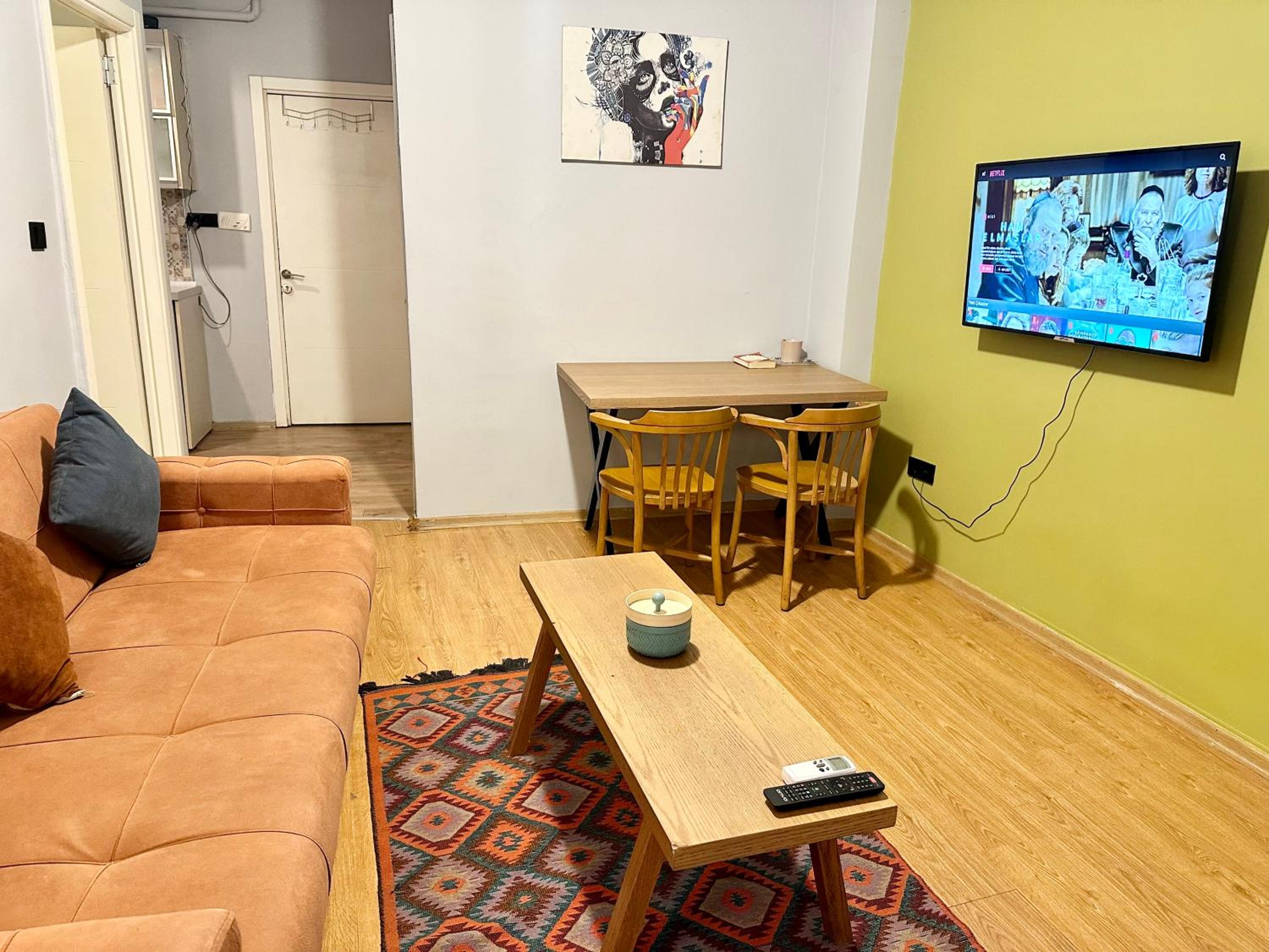 One-Bedroom Apartment photo 2