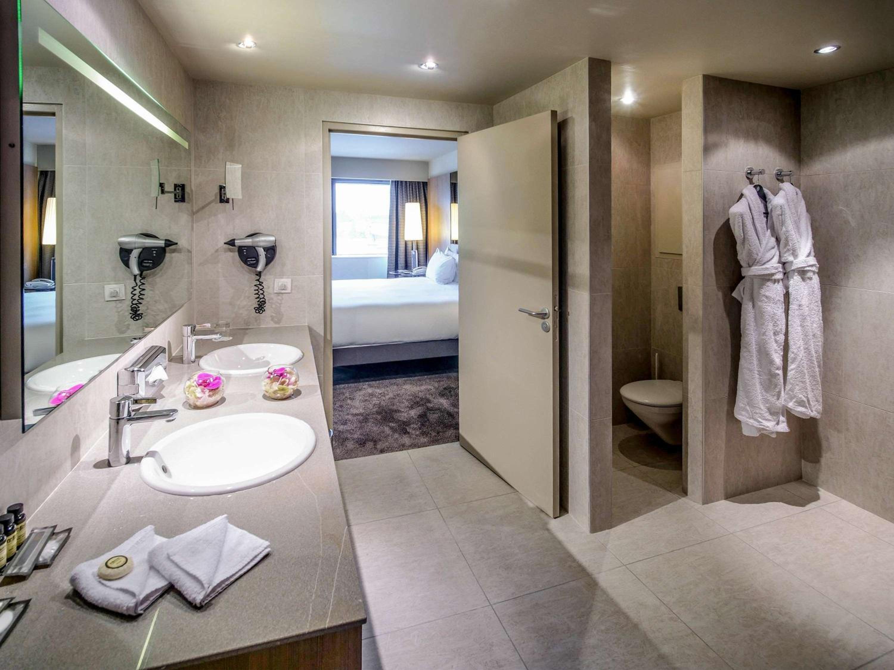 Junior King Suite with Lounge - Photo 3