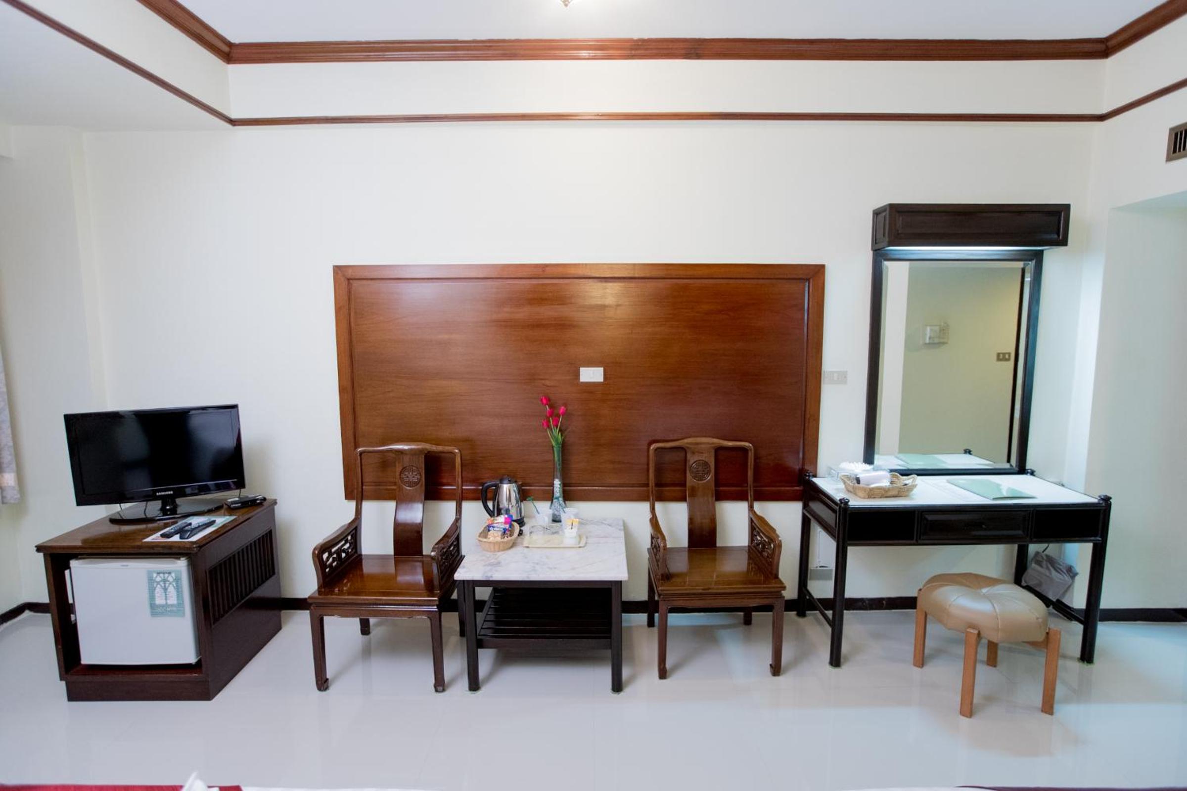 Deluxe Double or Twin Room photo 2