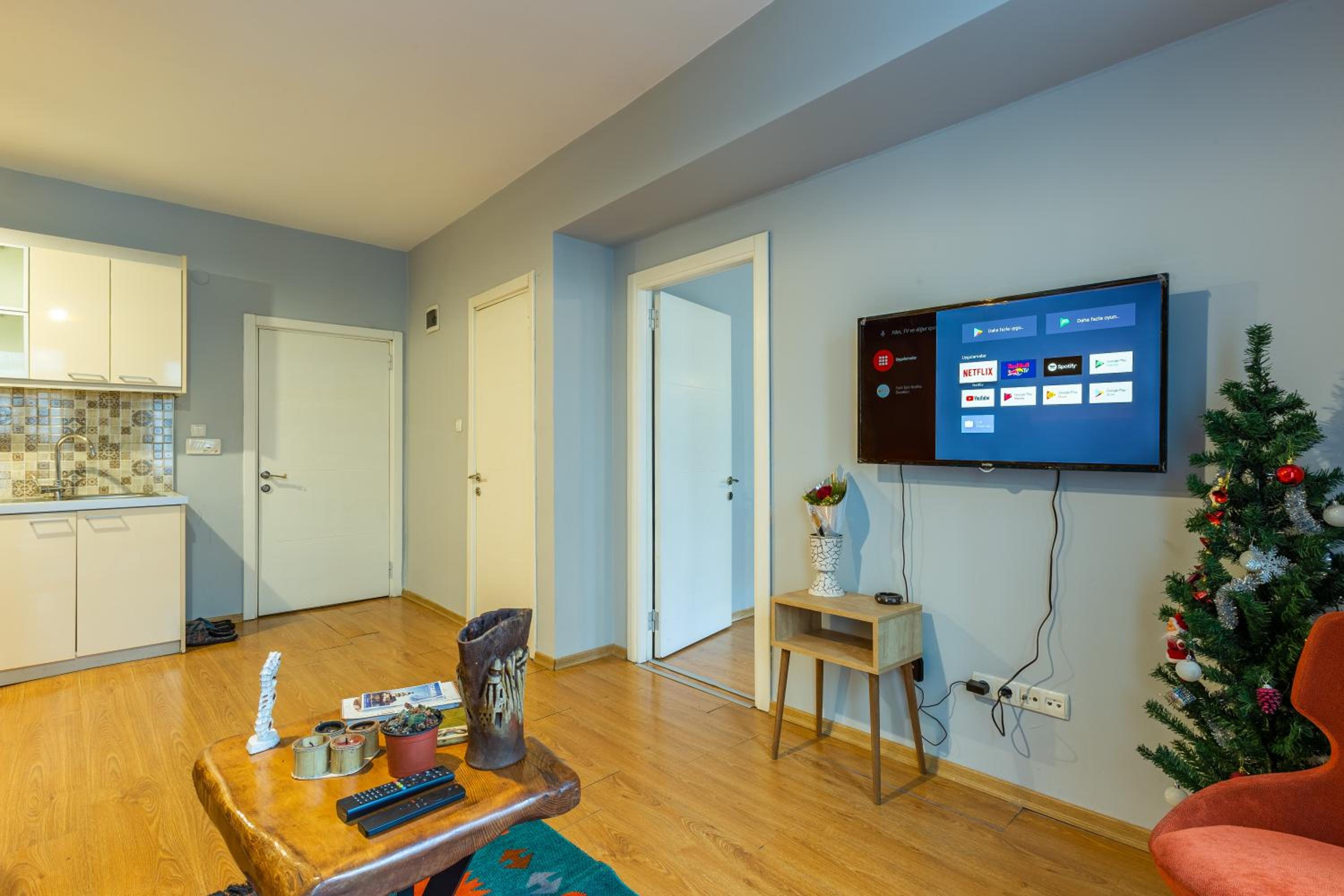 One-Bedroom Apartment photo 2