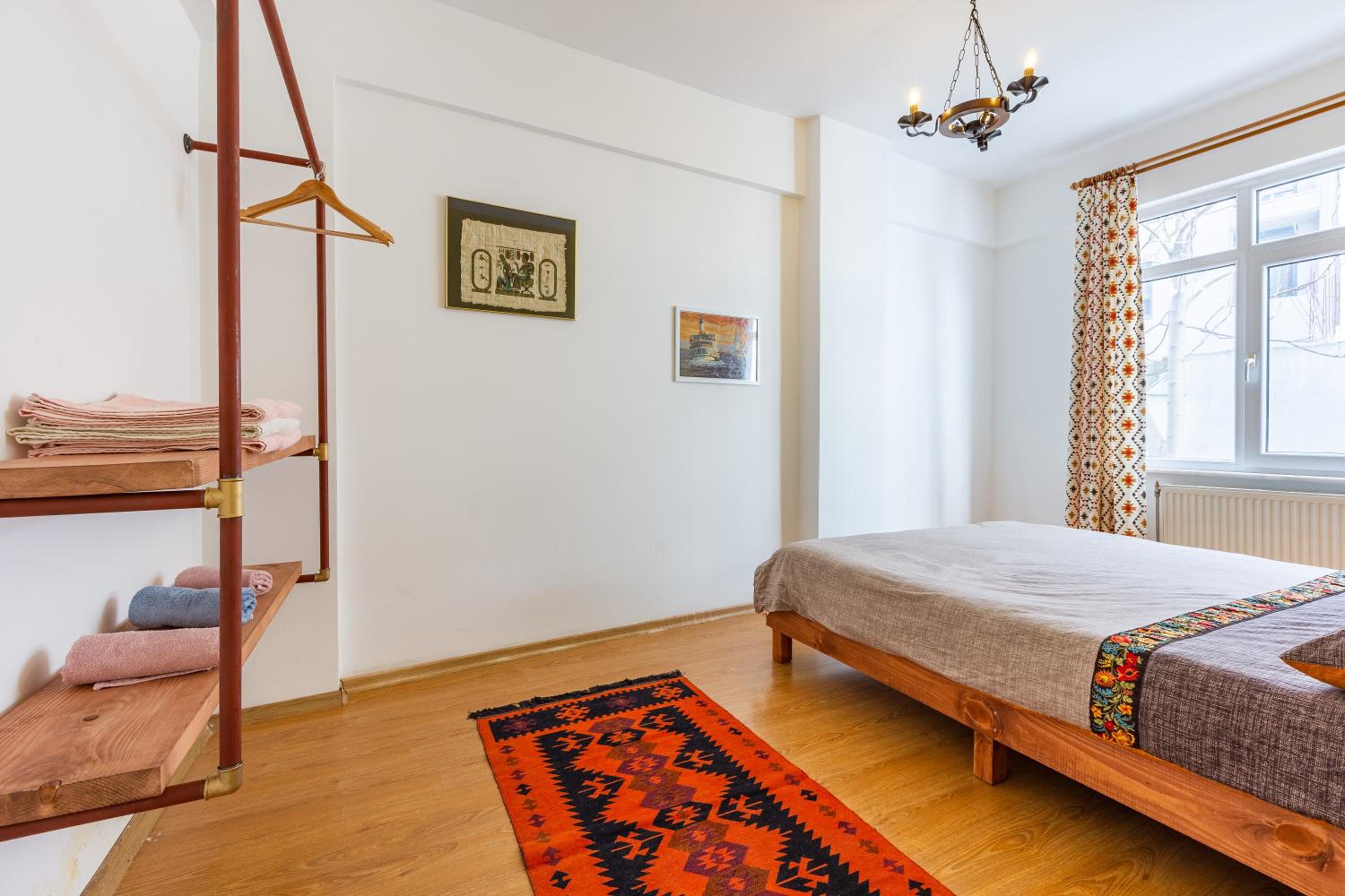 One-Bedroom Apartment photo 2