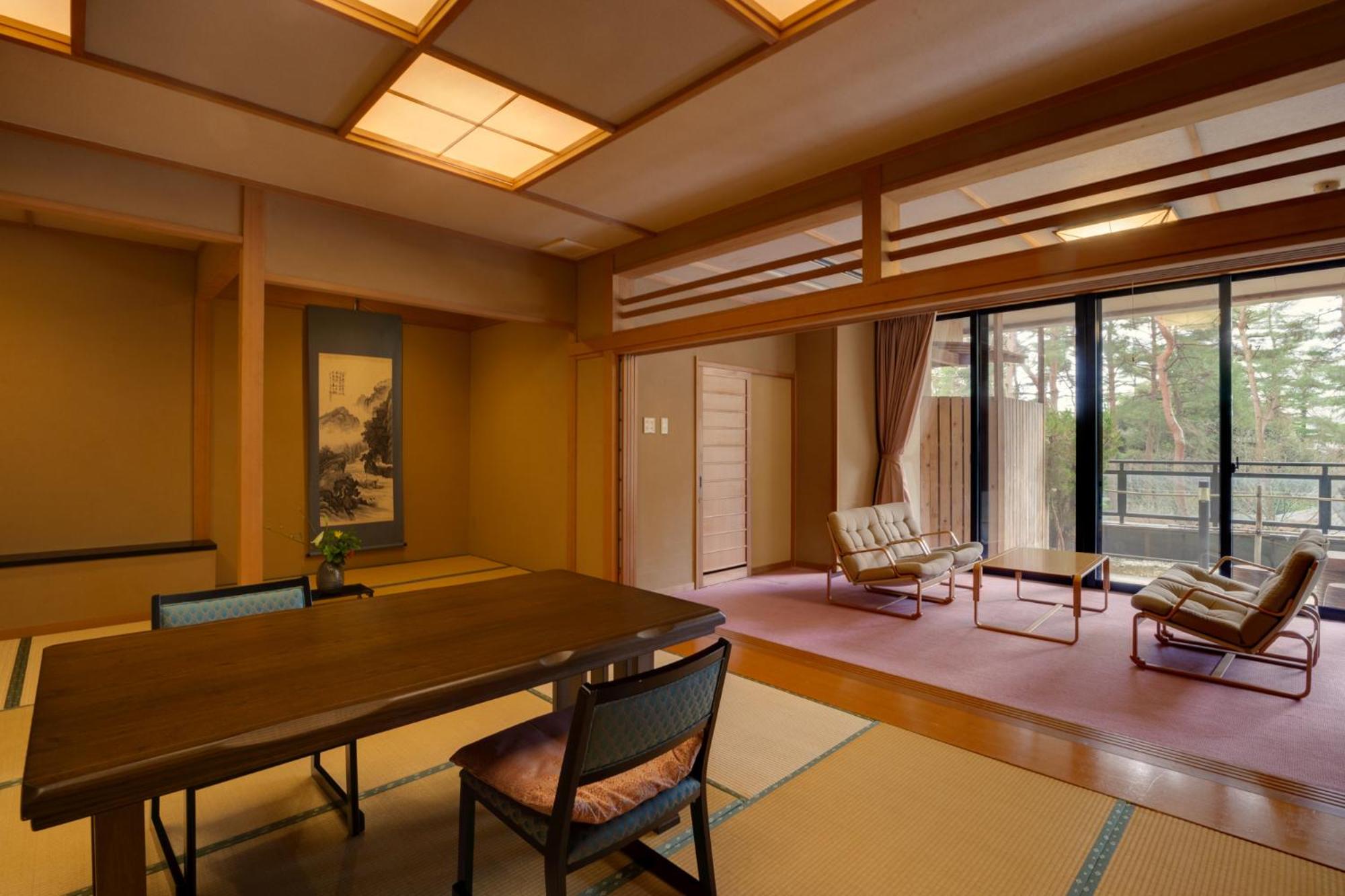 Japanese-style Special Room with Bed & Private Open-Air and Indoor Hot Spring Bath - Hooh Wing