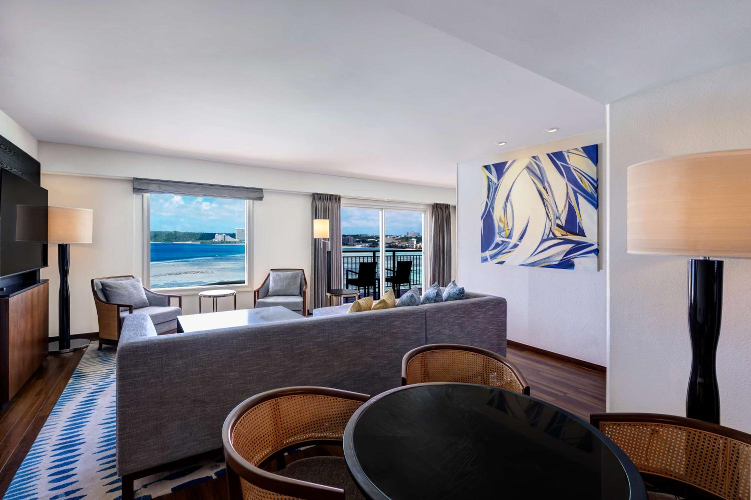 Premier Executive Suite - Lounge Access photo 2