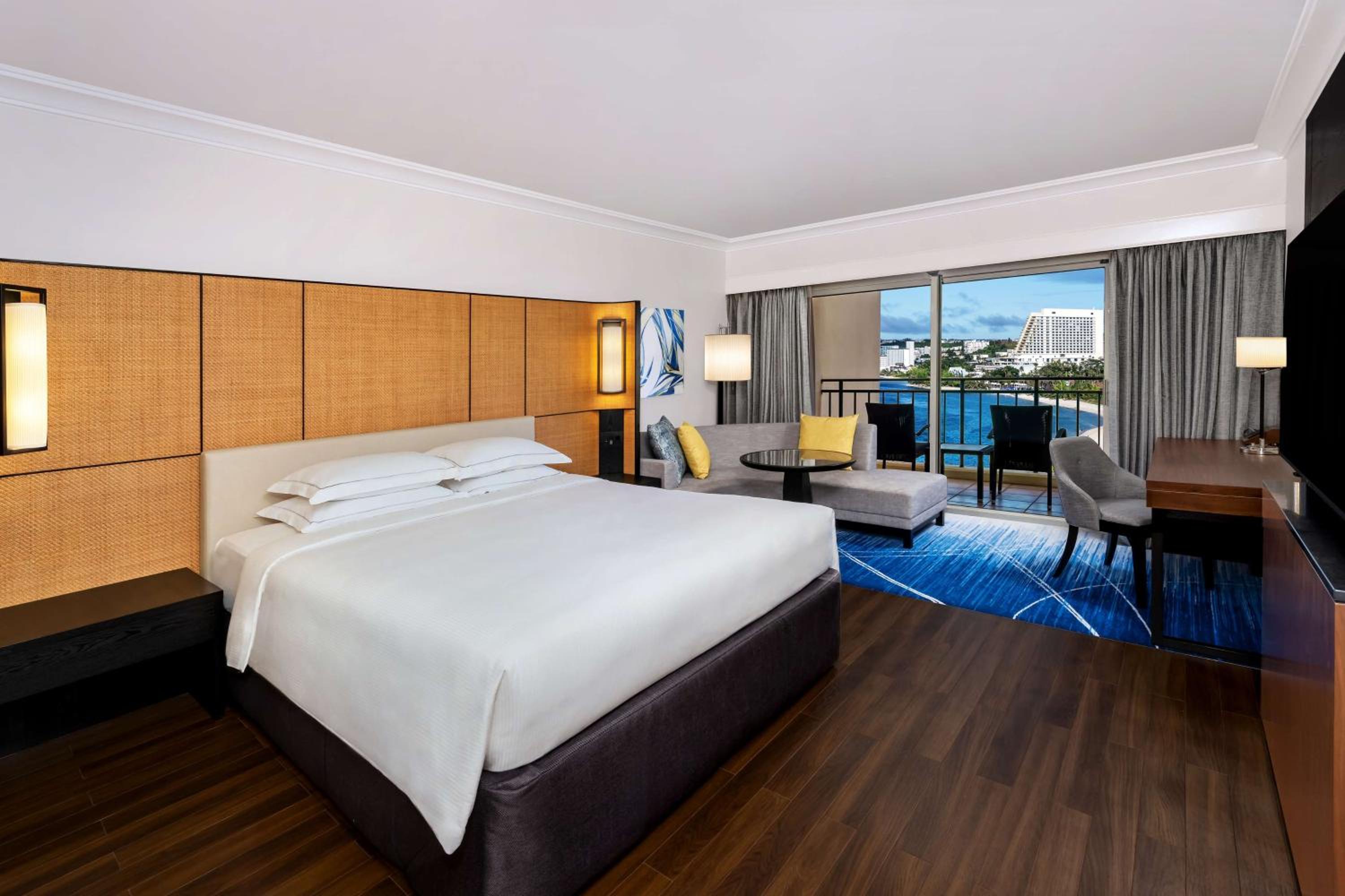 Premier Executive King Room - Lounge Access