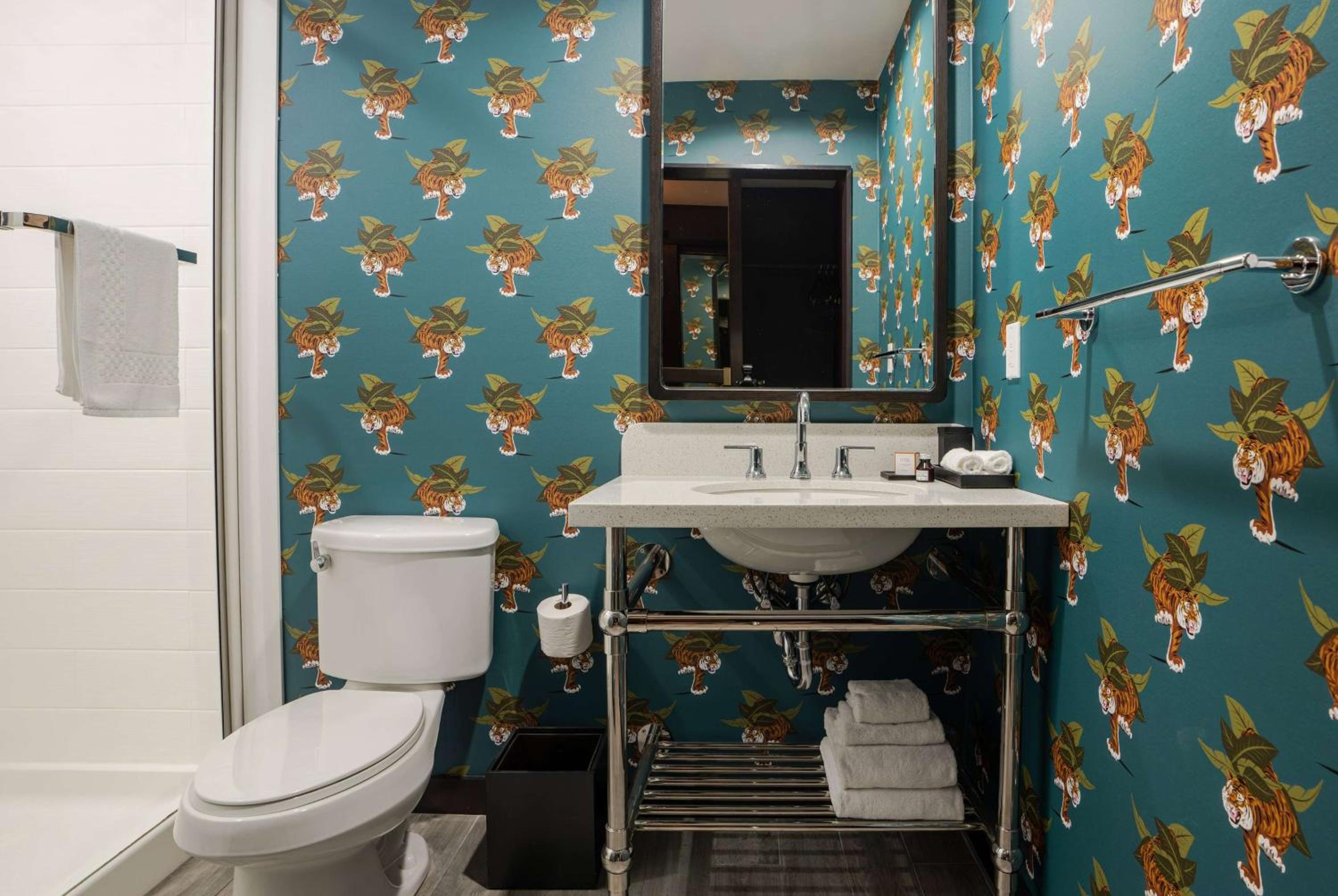 Deluxe King Room - Photo 4
