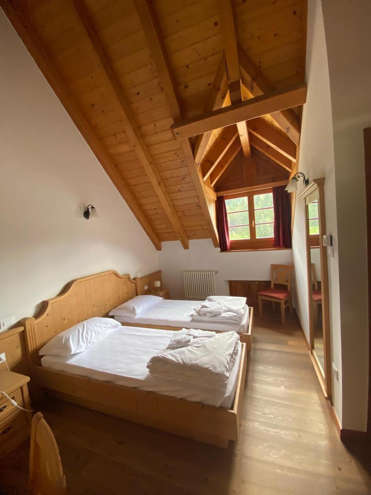 Twin Room with Mountain View