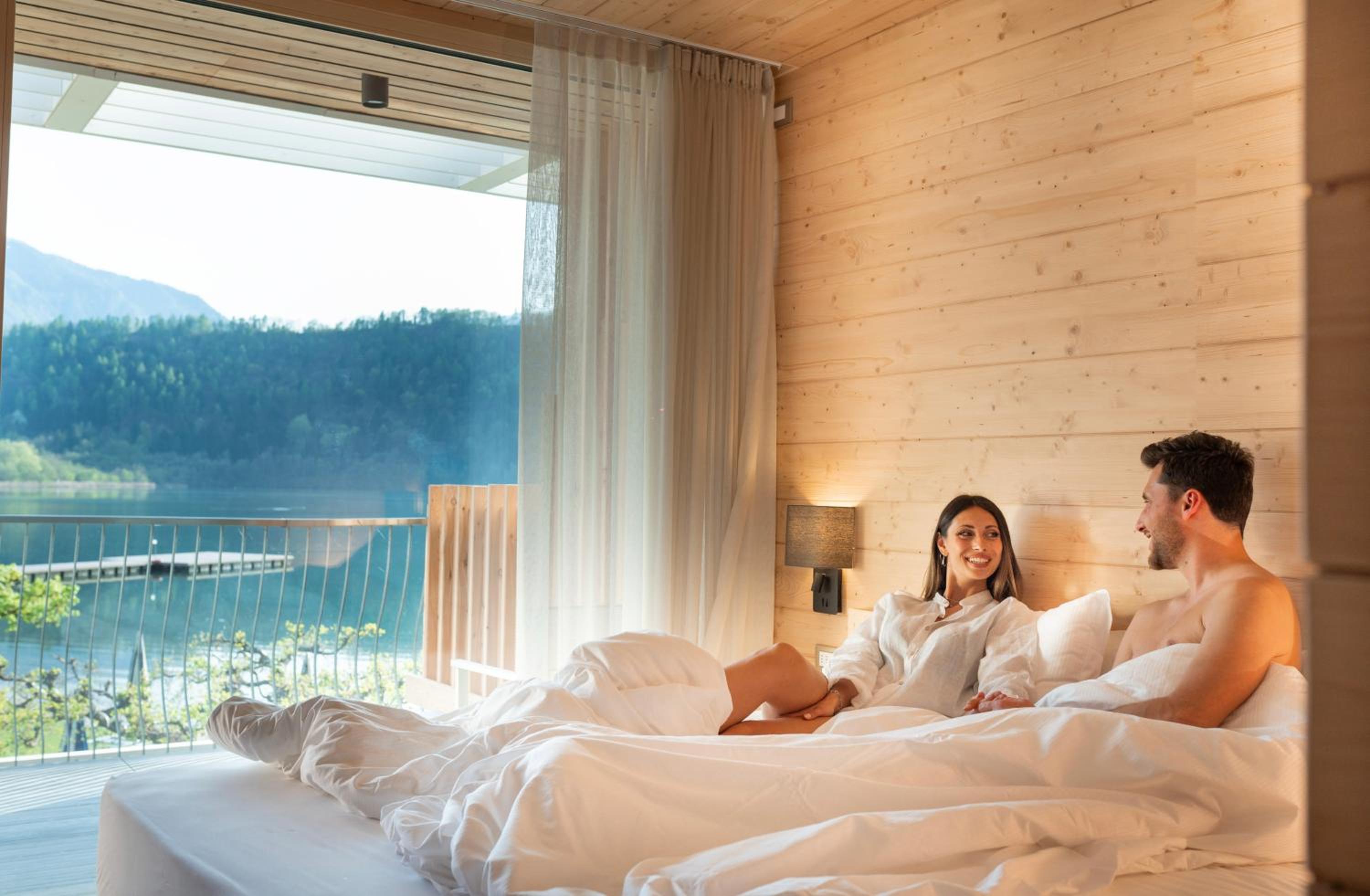 Junior Suite with Balcony - Photo 3