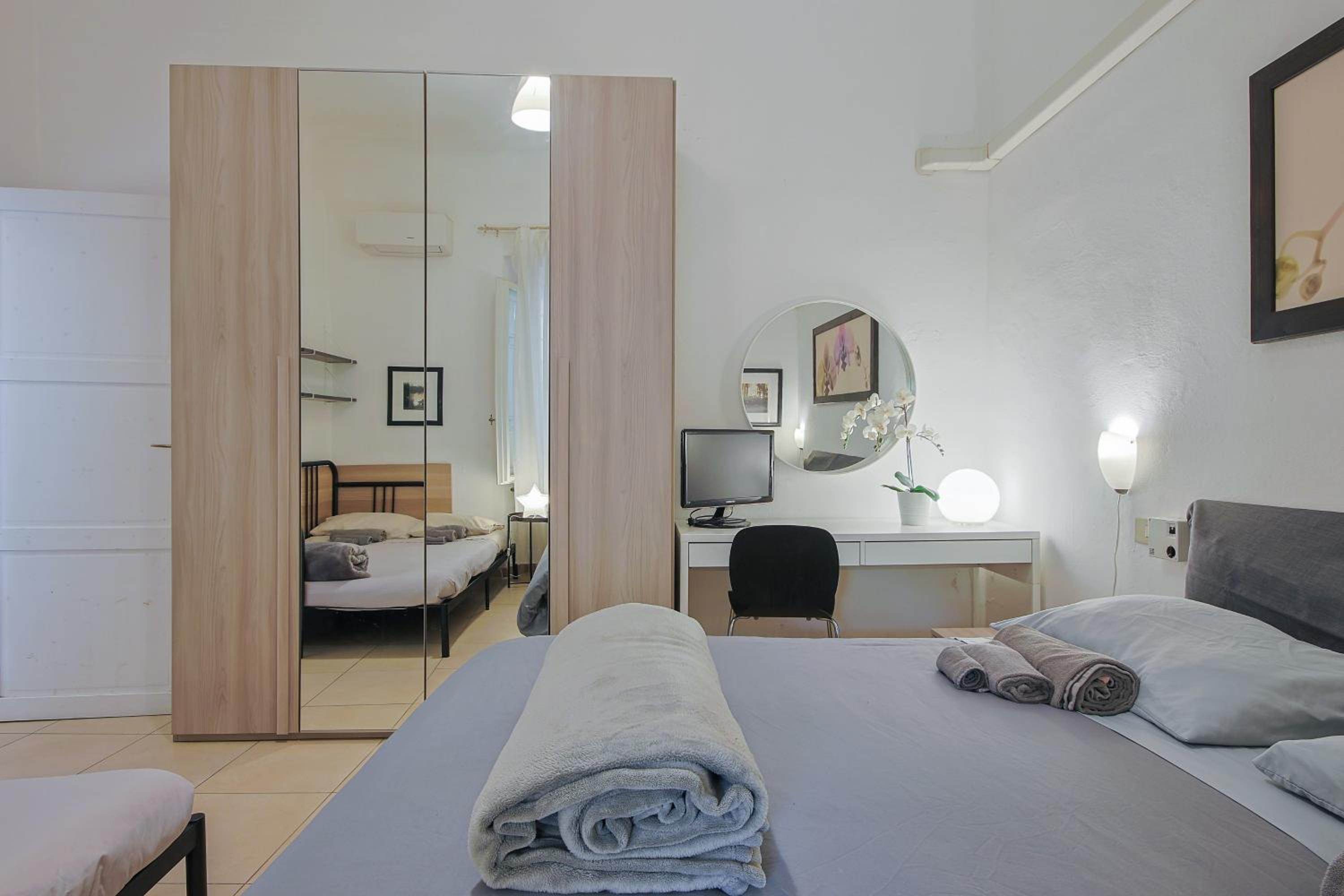 Apartment with Garden View - Photo 32