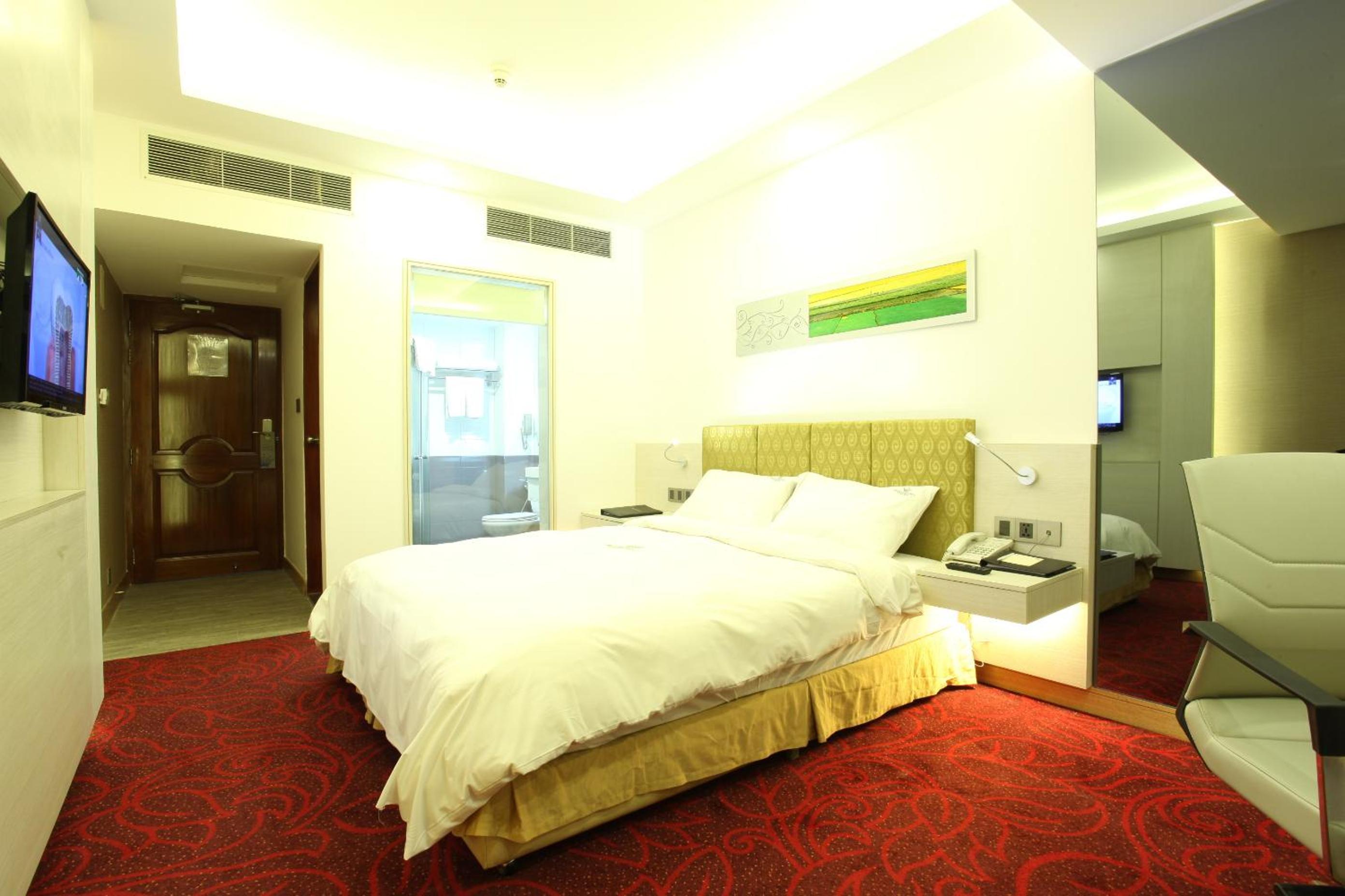 Standard Double Room without Window photo 2