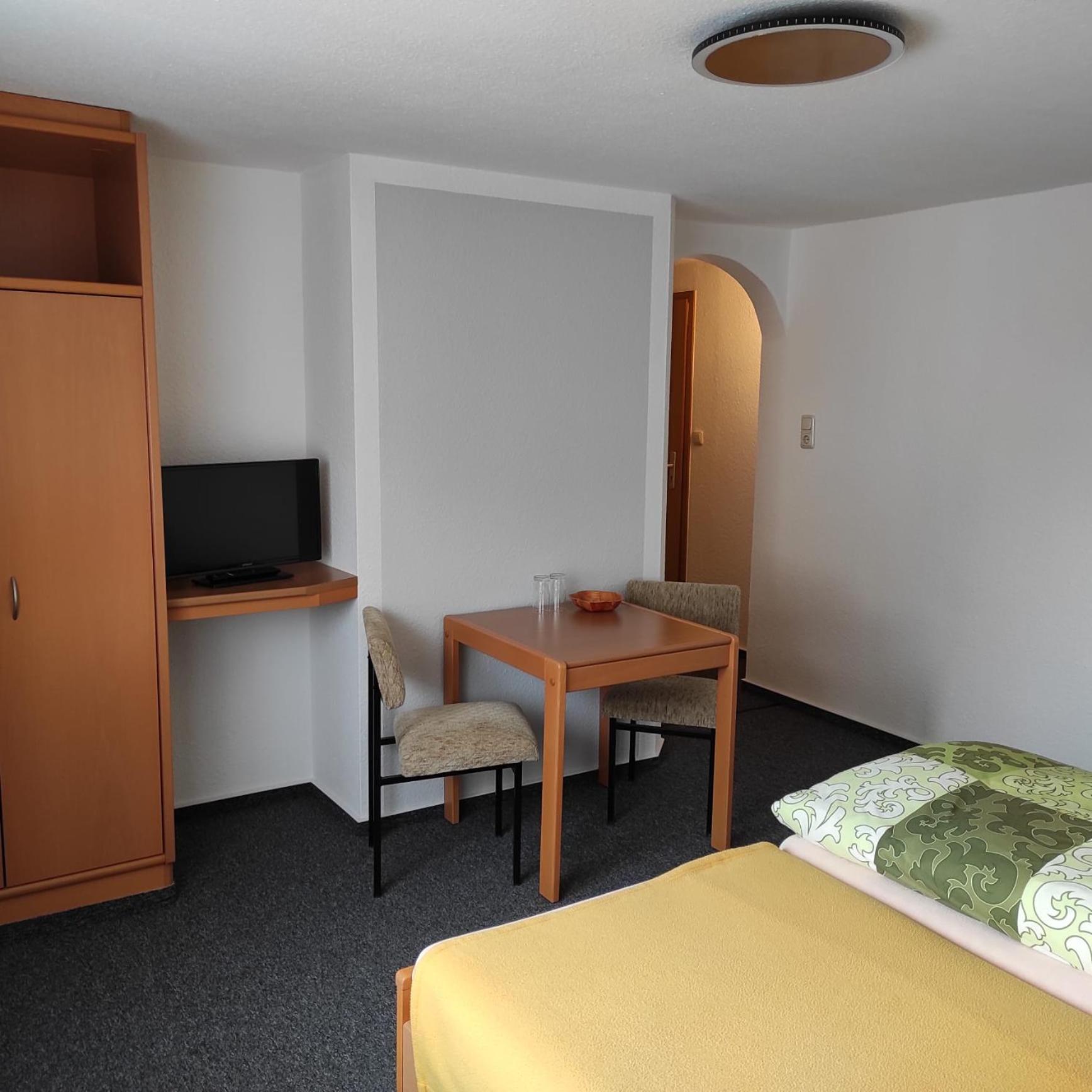 Double or Twin Room with Private Bathroom photo 3